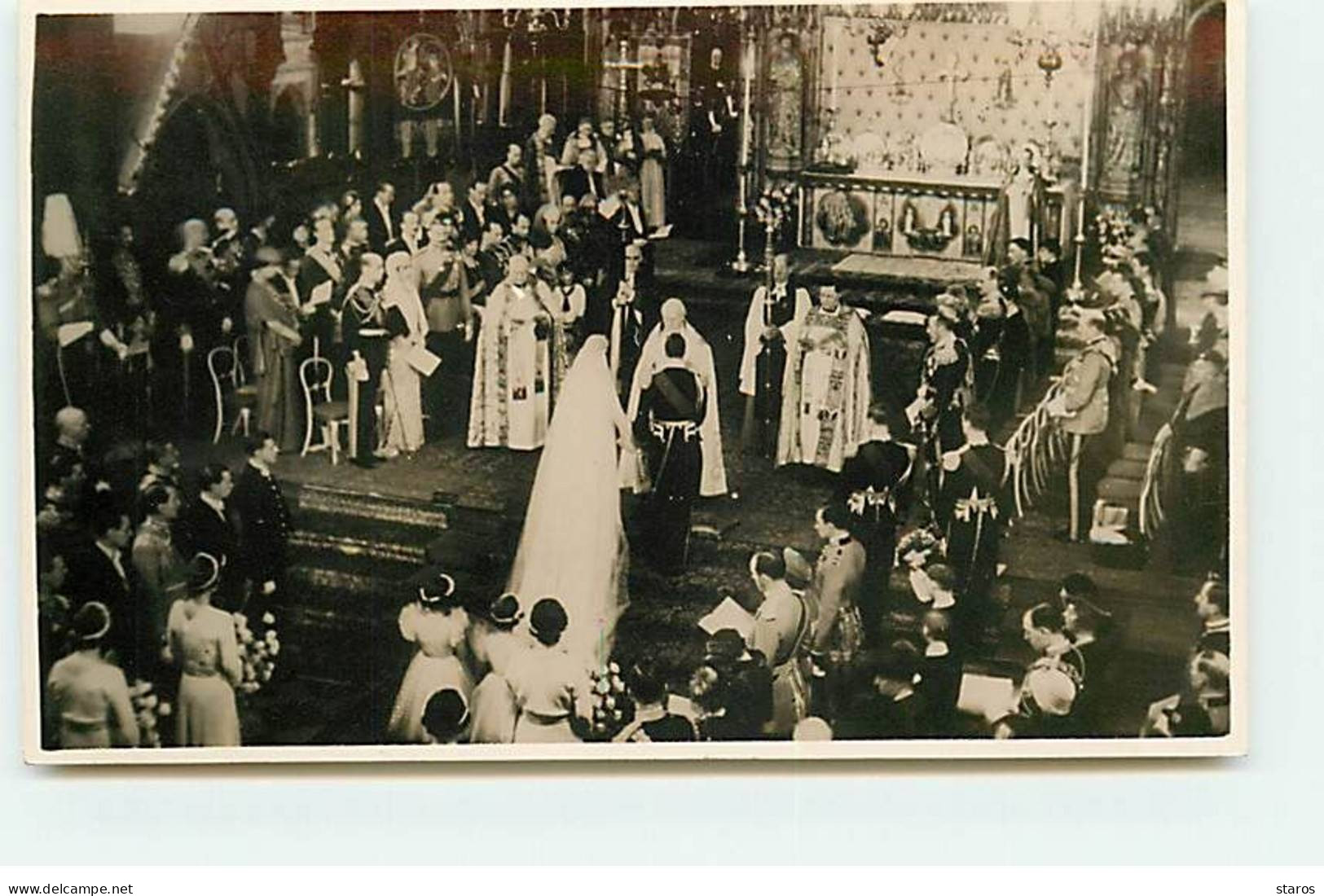 Carte Photo - Famille Royale - Mariage Royal-Princier Royaume-Uni ? - Intérieur De L'église - Königshäuser