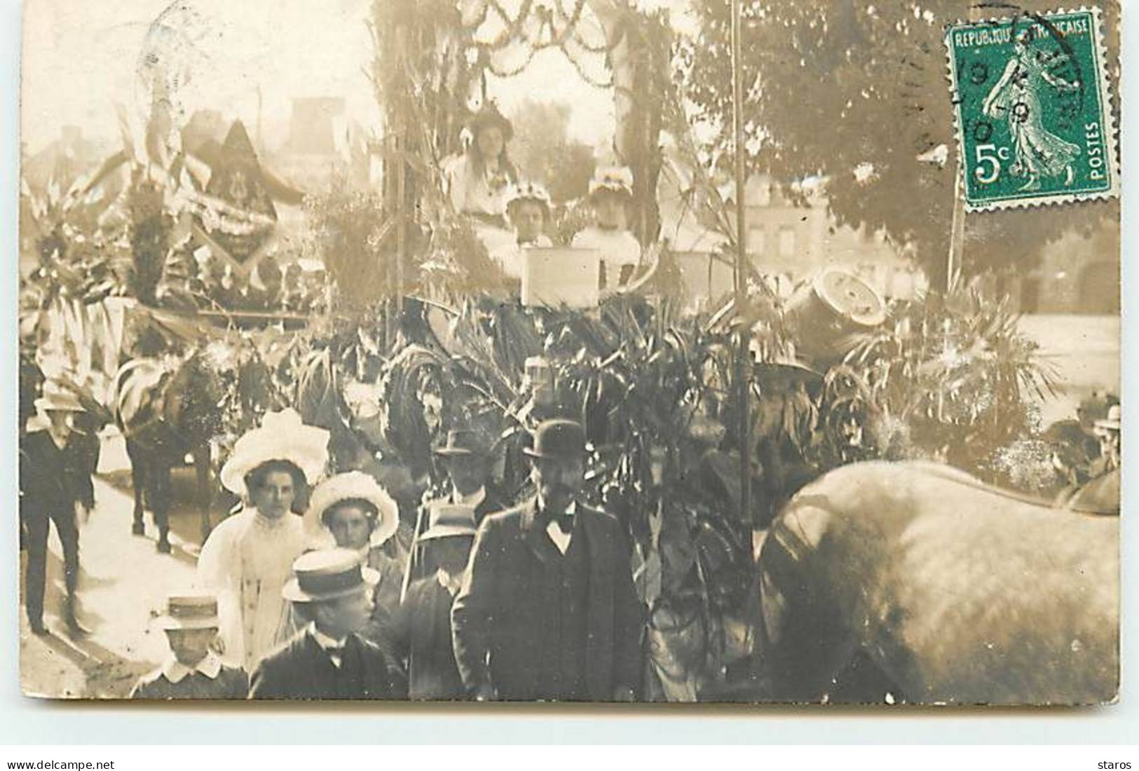 Carte Photo - VILLAINES LA JUHEL - Cavalcade 1910 - Villaines La Juhel
