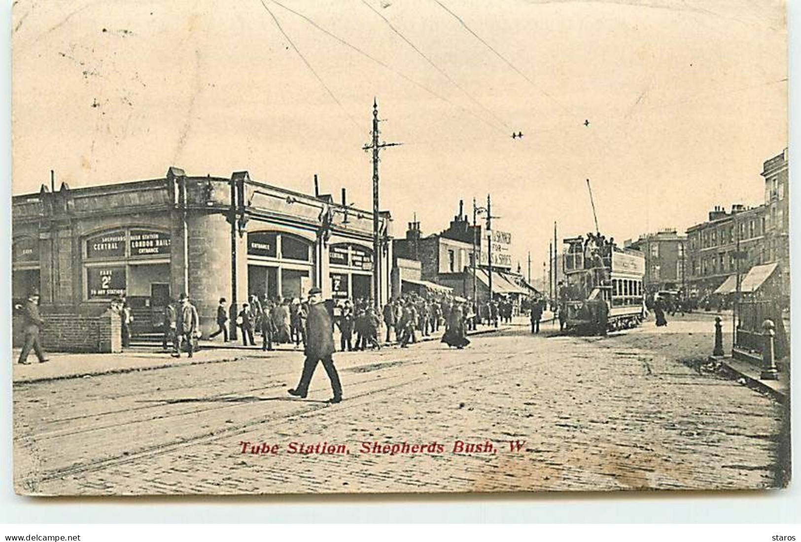 Royaume-Uni - Tube Station Shepherds Bush - Tramway - Londen - Buitenwijken