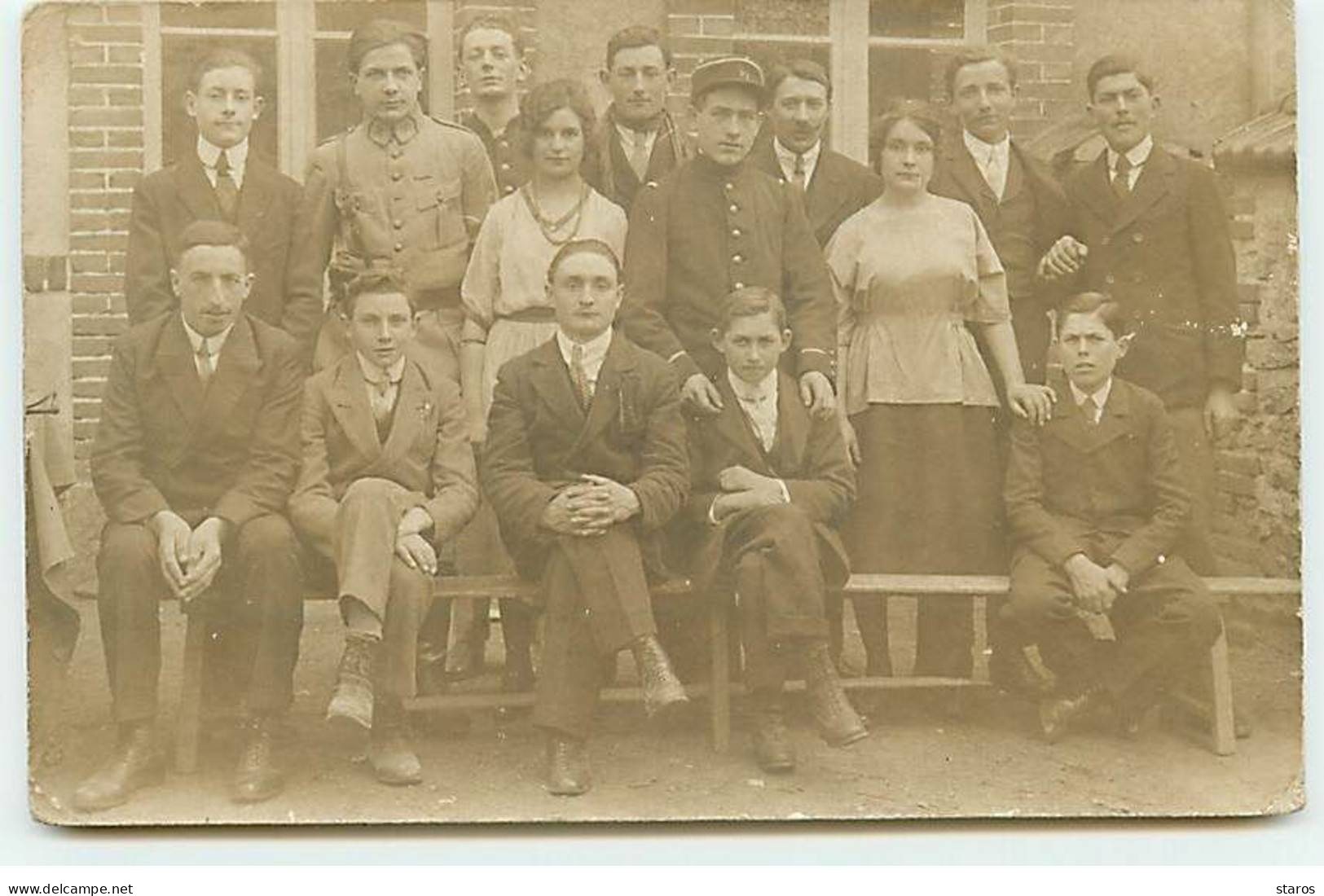 Carte Photo à Localiser - Photo De Groupe Avec Des Militaires - A Identifier