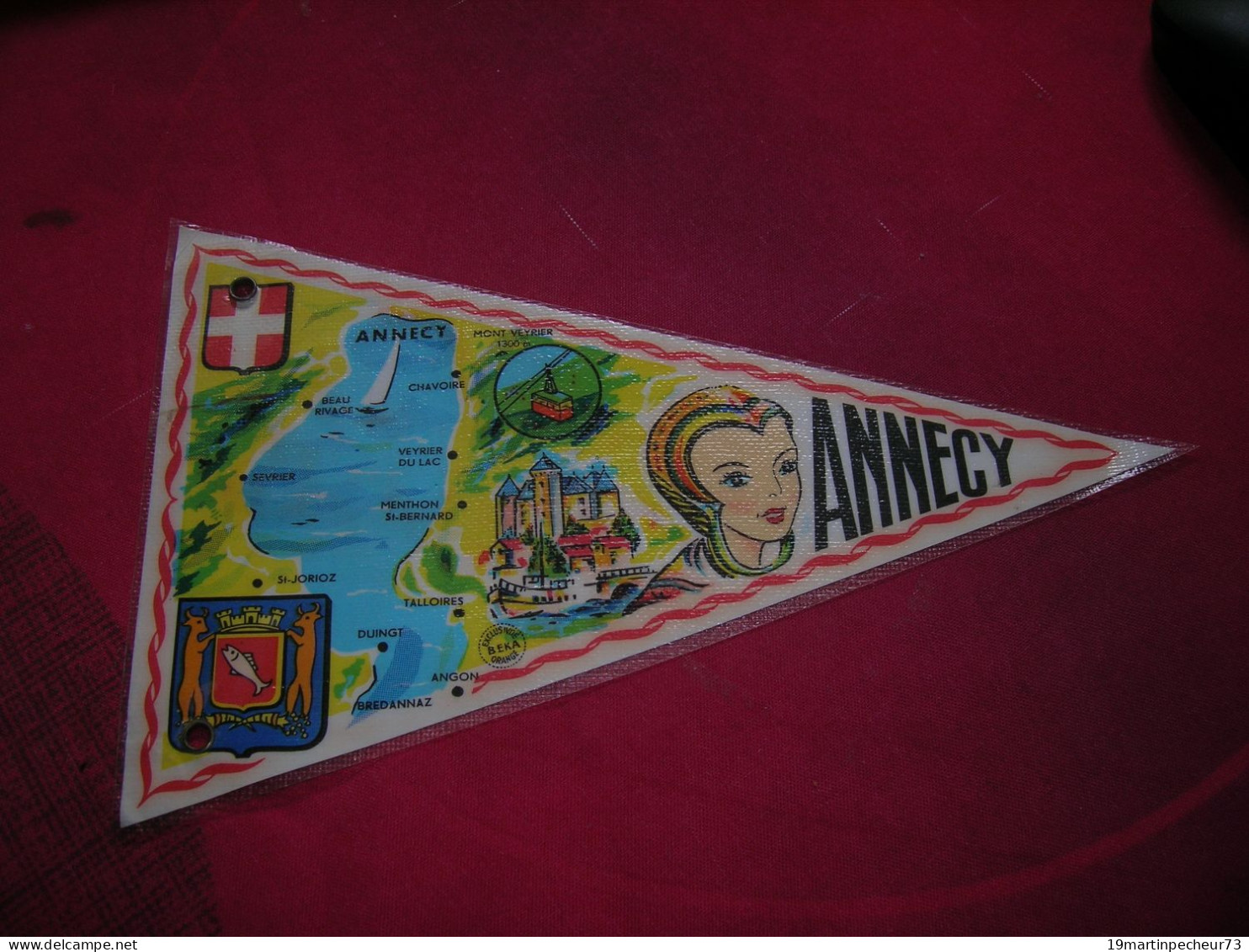 Ancien Drapeau Fanion Touristique Velo Scooter Vespa Voiture Caravane Souvenir De Annecy Bon Etat - Ecussons Tissu