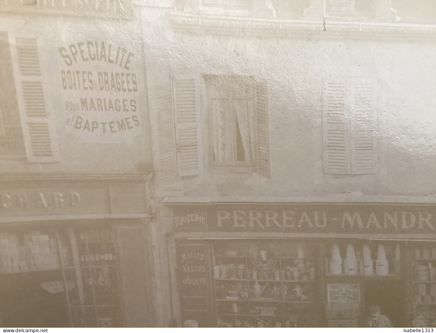 Photo Snapshot 1900 BOURDON-LANCY Dans La Rue Saint-Jean, Commerce, Magasin, Spécialiste De Dragées - Anonyme Personen