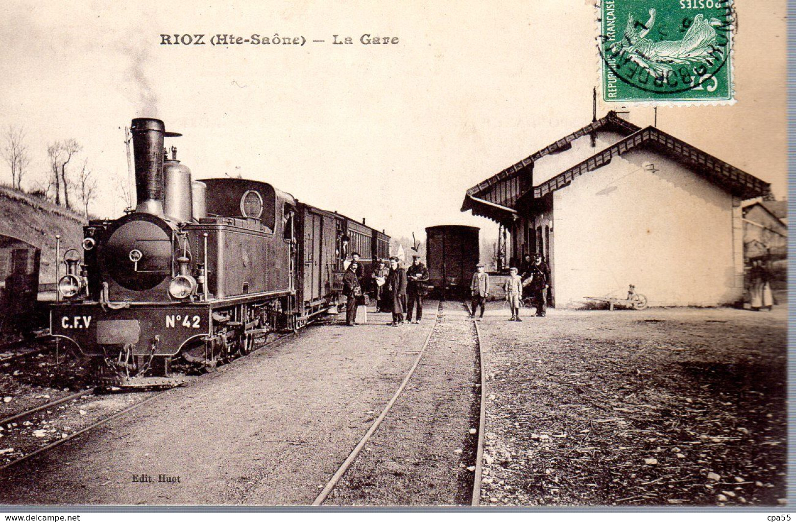 RIOZ  -  La Gare  -  Magnifique Train, Gros Plan - Animation - Rioz