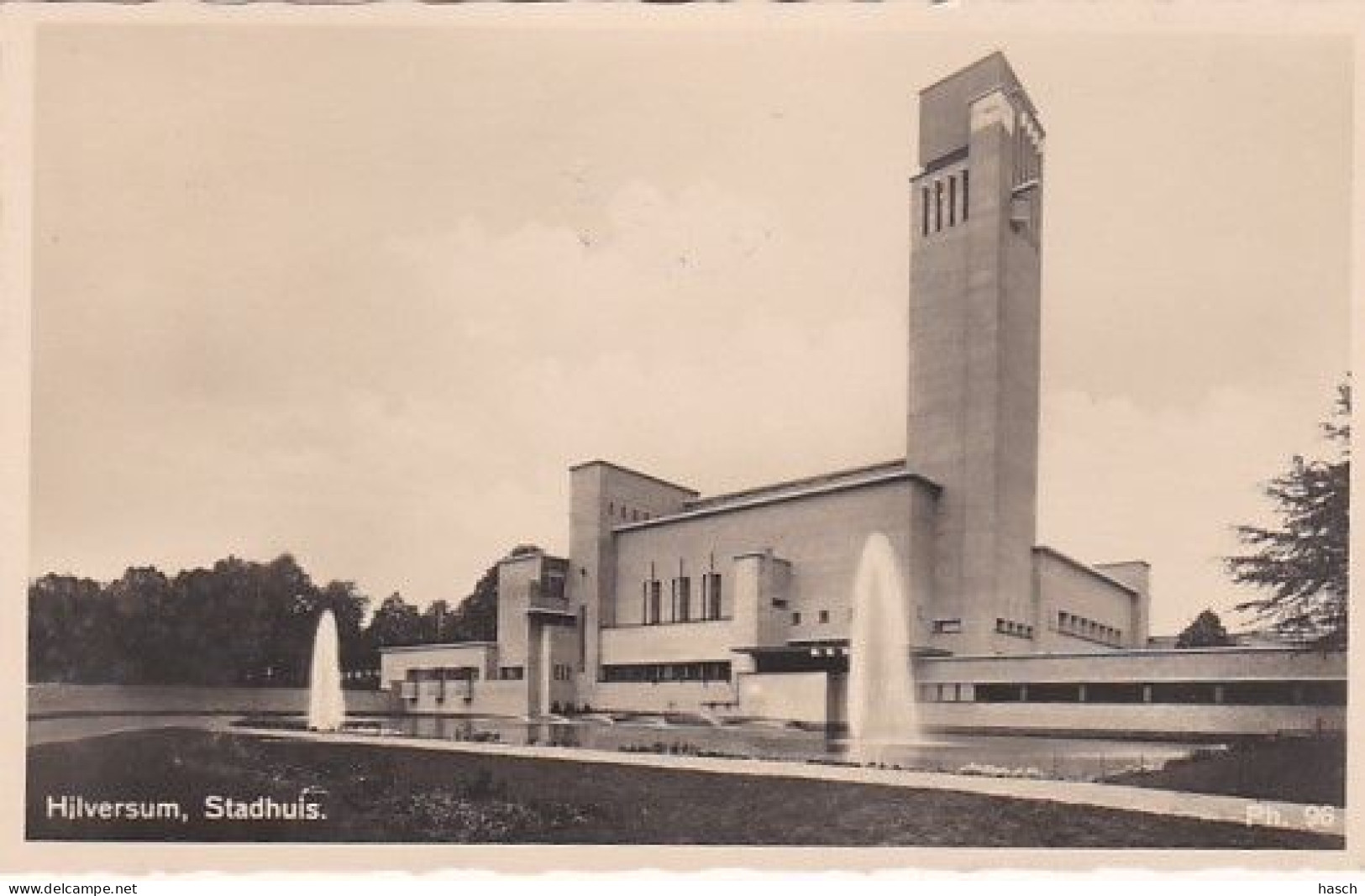 1887	124	Hilversum, Stadhuis 1932 - Hilversum