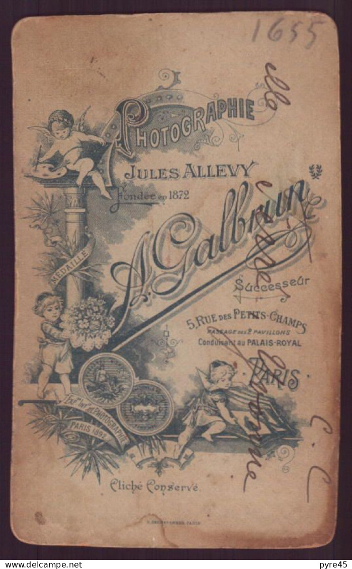 Photo CDV ( 10.5 X 6 Cm )  " Jeune Femme, Robe Col Dentelle " - Anciennes (Av. 1900)