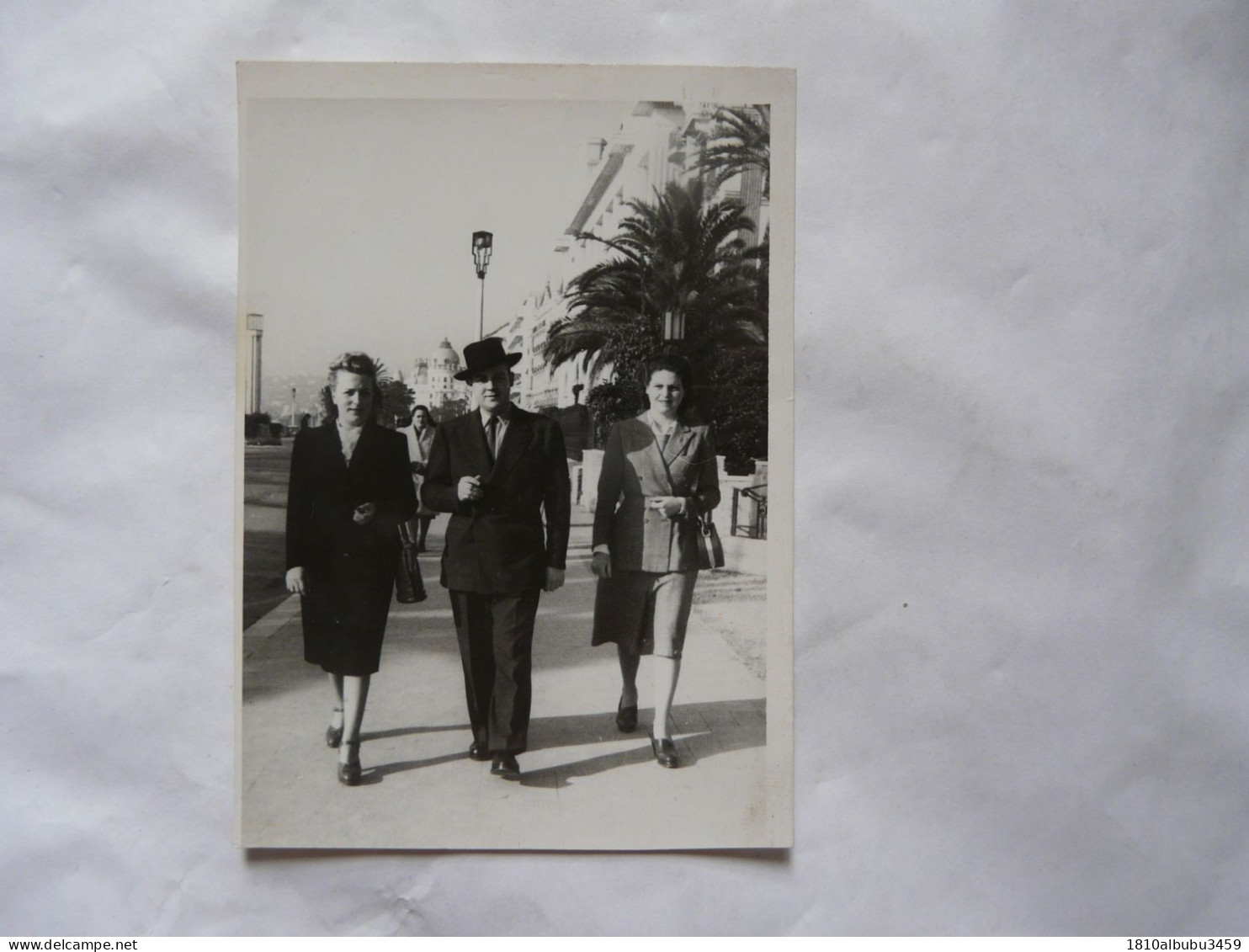 PHOTO ANCIENNE (8,5 X 12 Cm) NICE 1948 : Scène Animée - Famille HIS - ALTOUNIAN PHOTOS - Geïdentificeerde Personen