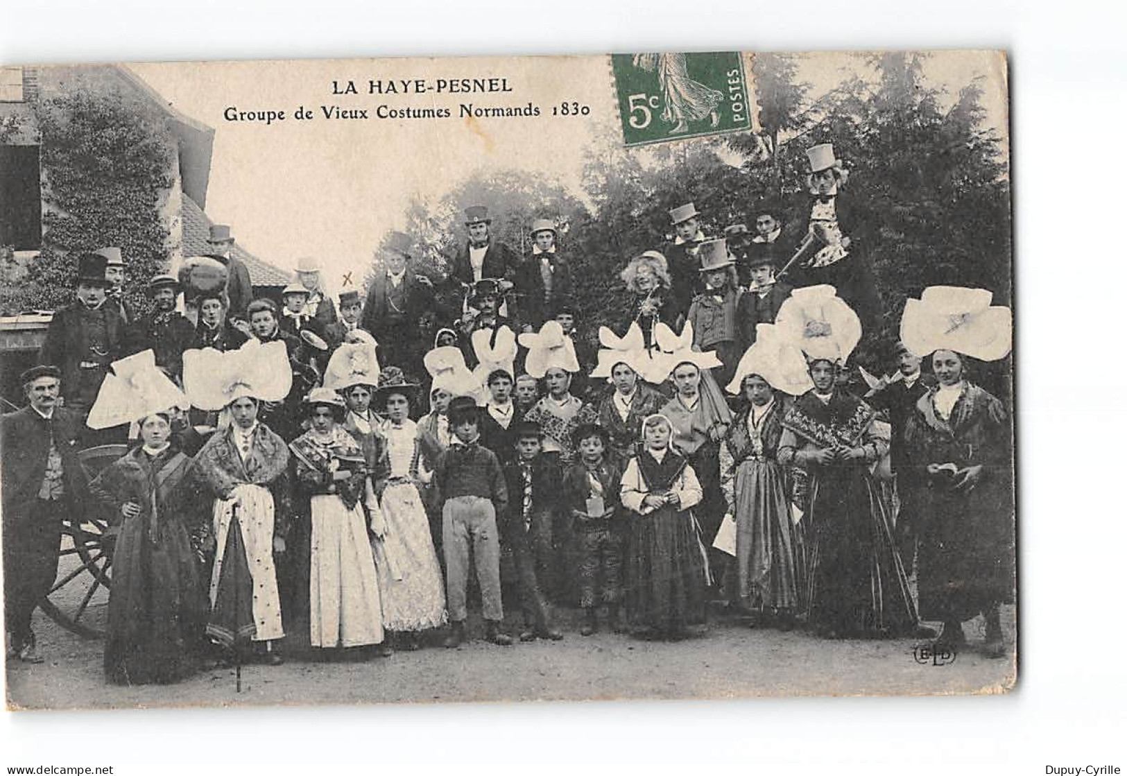 LA HAYE PESNEL - Groupe De Vieux Costumes Normands 1830 - Très Bon état - Sonstige & Ohne Zuordnung