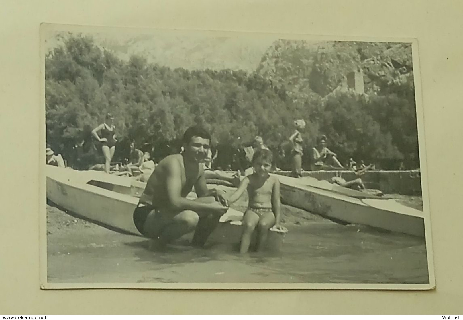 A Little Girl And Her Dad At The Sea - Anonyme Personen