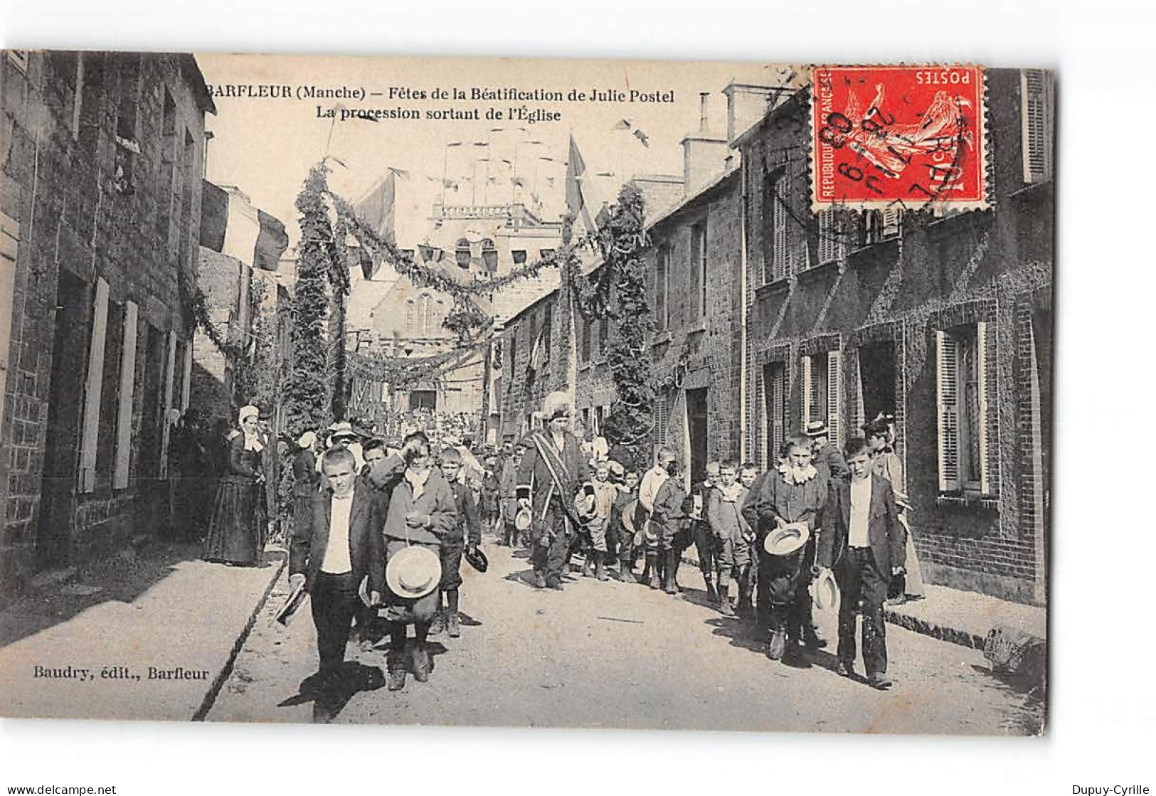 BARFLEUR - Fêtes De La Béatification De Julie Postel - La Procession Sortant De L'Eglise - Très Bon état - Barfleur