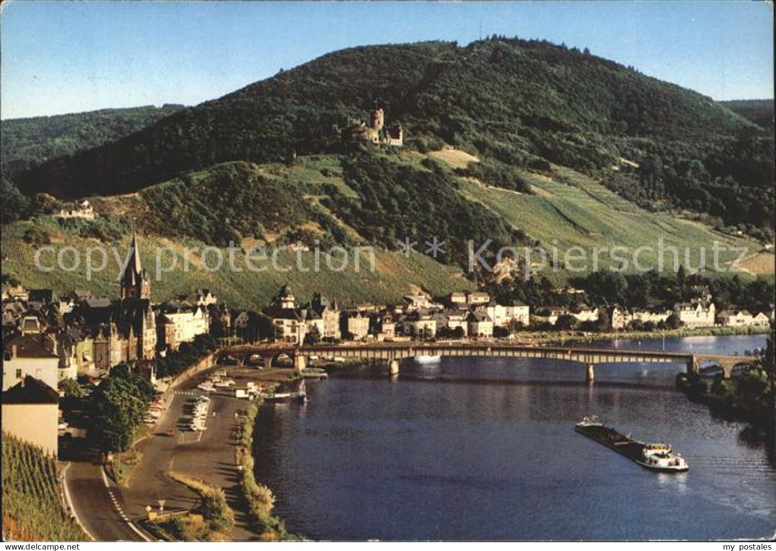 72232606 Bernkastel-Kues Mosel Stadtbild Mit Burg Landshut - Bernkastel-Kues