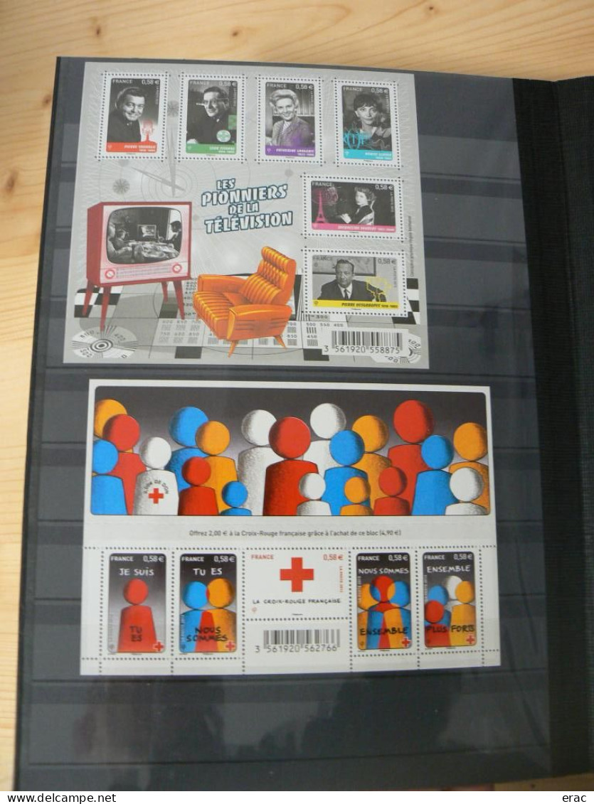 FRANCE - Album de timbres et feuillets années 2010 à 2014 neufs ** en multiples - Faciale : + 1000 €