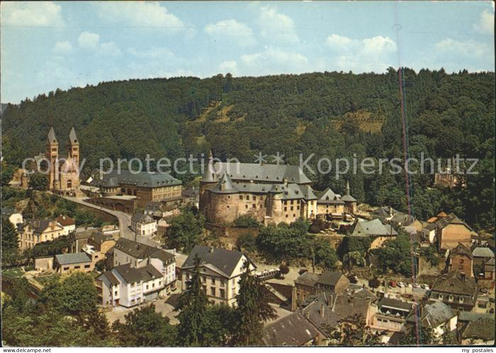 72231161 Clervaux Vue Generale Avec Le Chateau - Autres & Non Classés