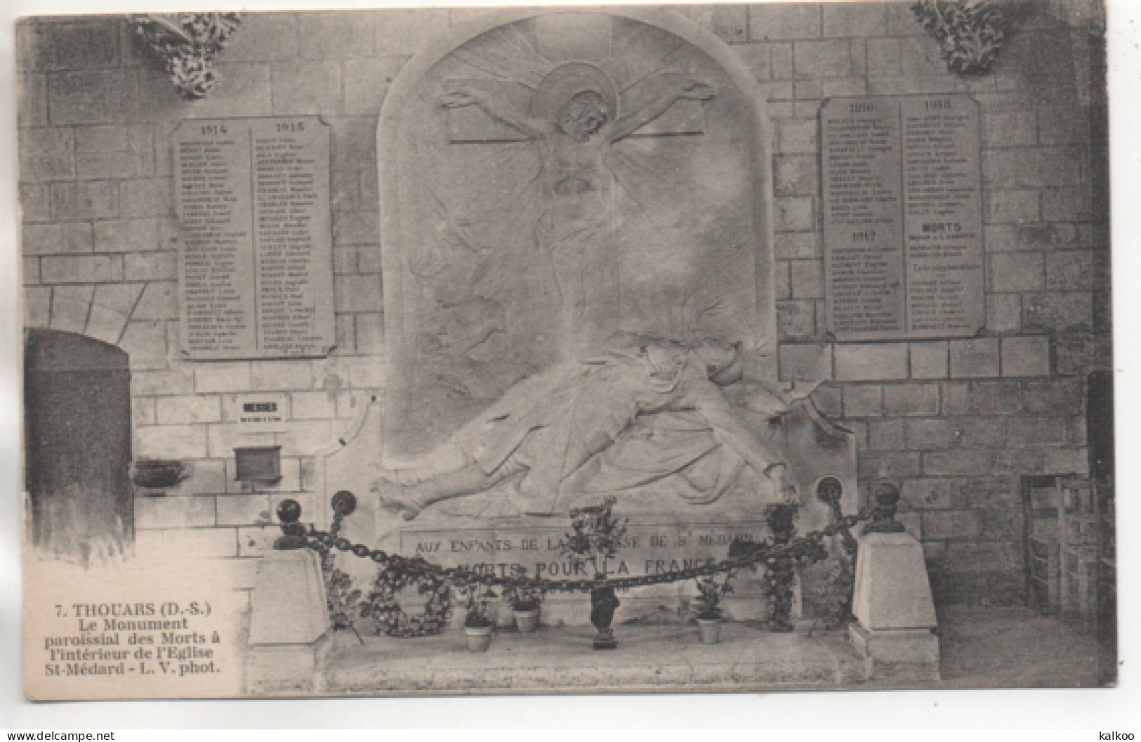 CPA ( Thouars - Le Monument Paroissial Des Morts à L'interieur De L'Eglise St Médard ) - Thouars