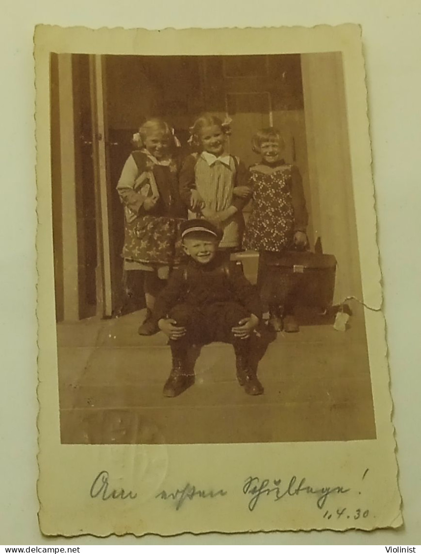 Three Little School Girls And A Boy-old Photo Postmarked PRENZLAU 1930-Germany - Anonyme Personen