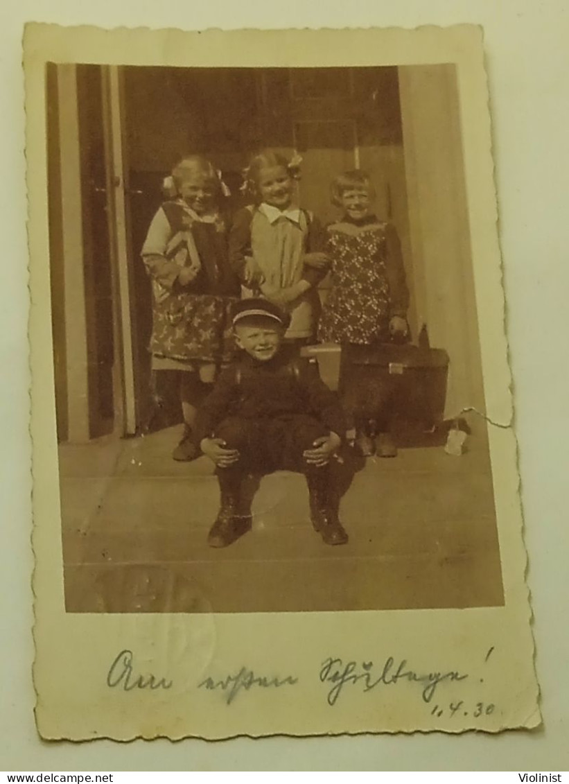 Three Little School Girls And A Boy-old Photo Postmarked PRENZLAU 1930-Germany - Anonyme Personen