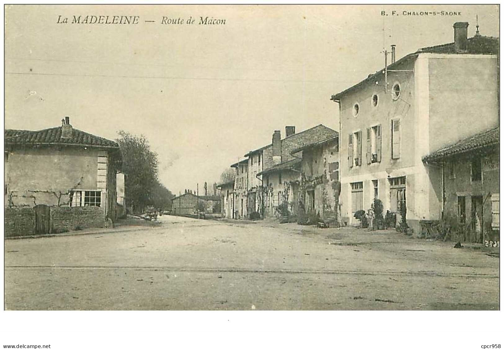 01.n°38730. La Madeleine.route De Macon - Ferney-Voltaire