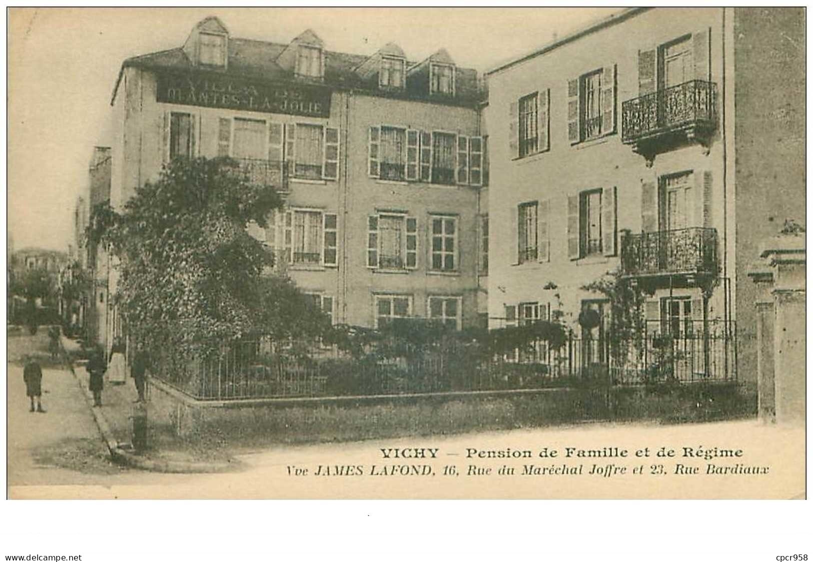 03 . N° 40766 . Vichy.pension De Famille Et De Régine - Vichy