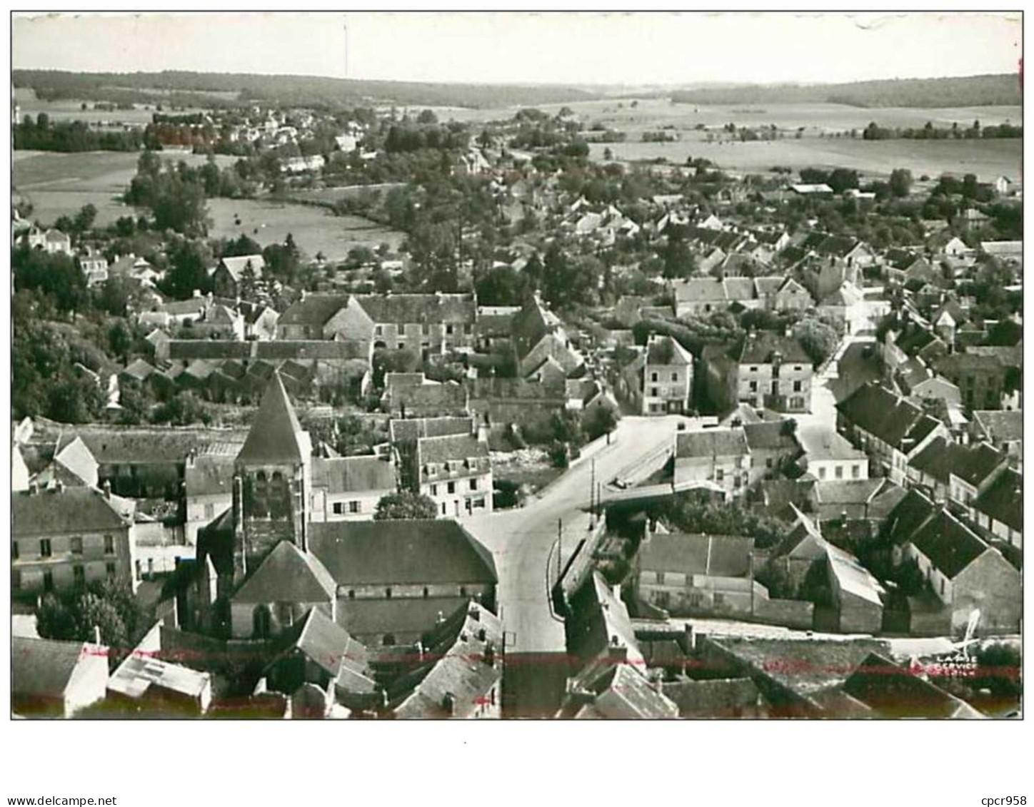 02.COINCY.n°98.L'EGLISE ET LE CENTRE.EN AVION AU DESSUS DE.CPSM - Other & Unclassified