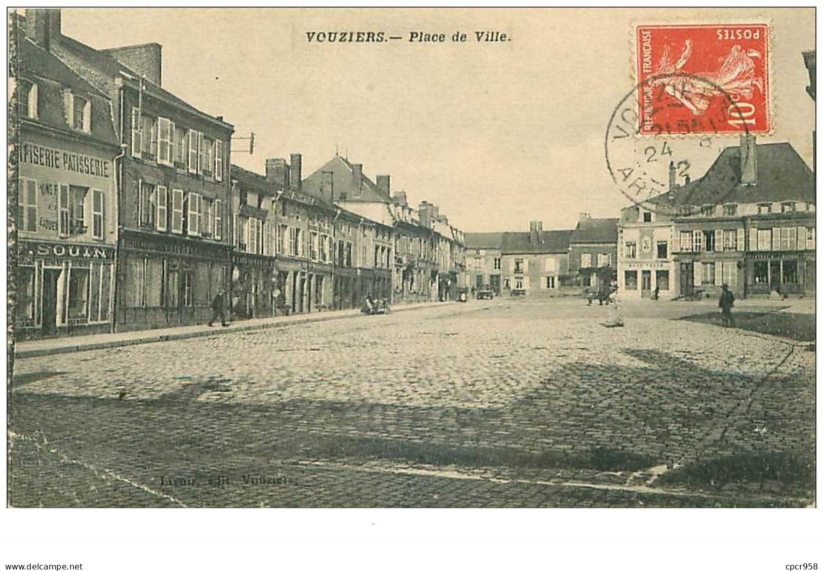 08.VOUZIERS.n°20714.PLACE DE VILLE.PLIE - Vouziers