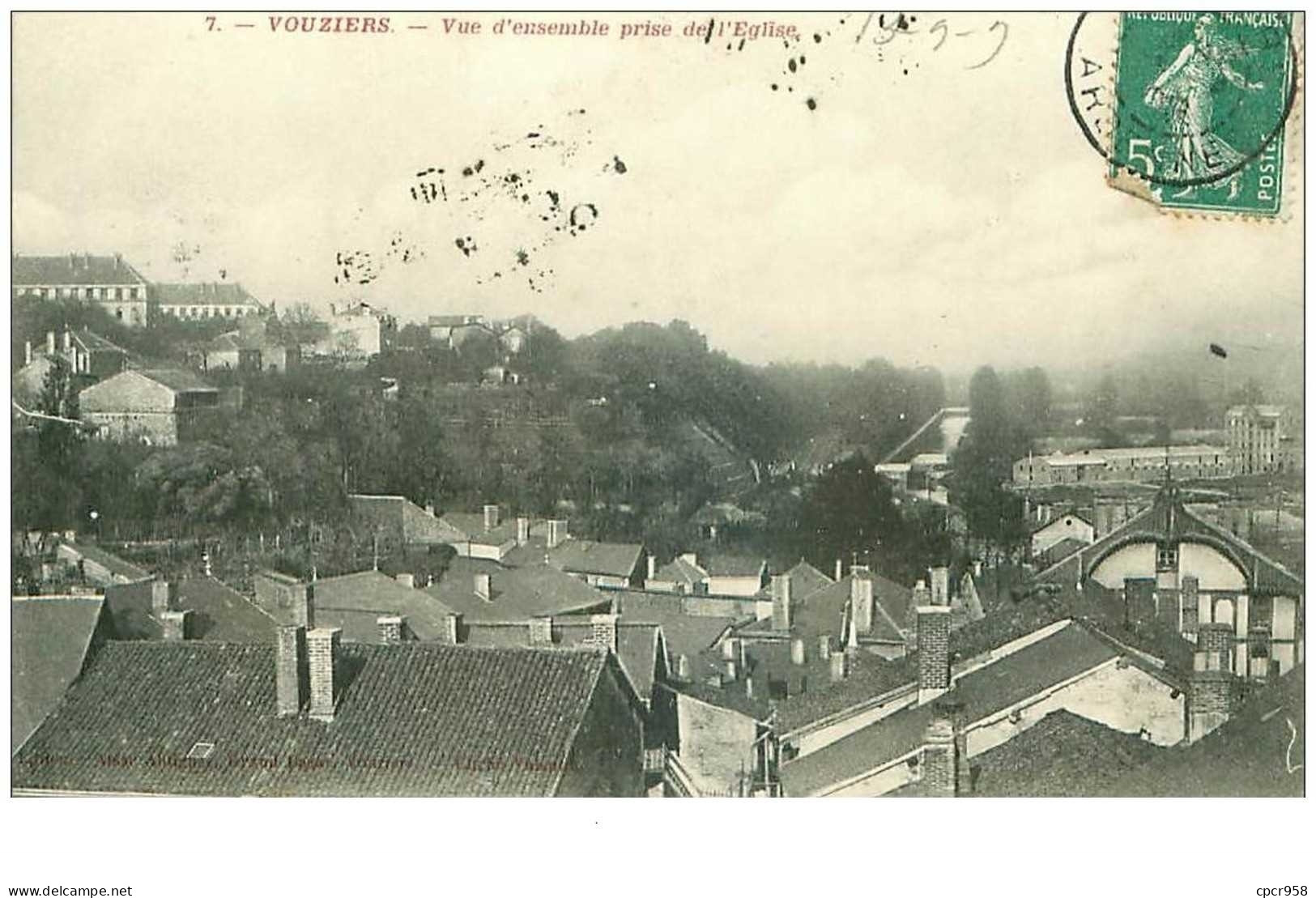 08 .n°37676 .vouziers. Vue D Ensemble Prise De L Eglise - Vouziers