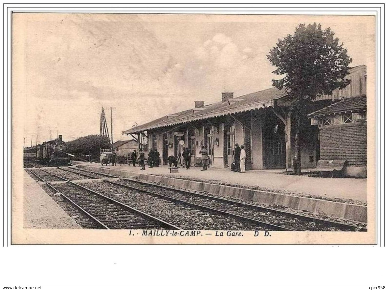 10.MAILLY LE CAMPS.LA GARE.TRAIN. - Mailly-le-Camp