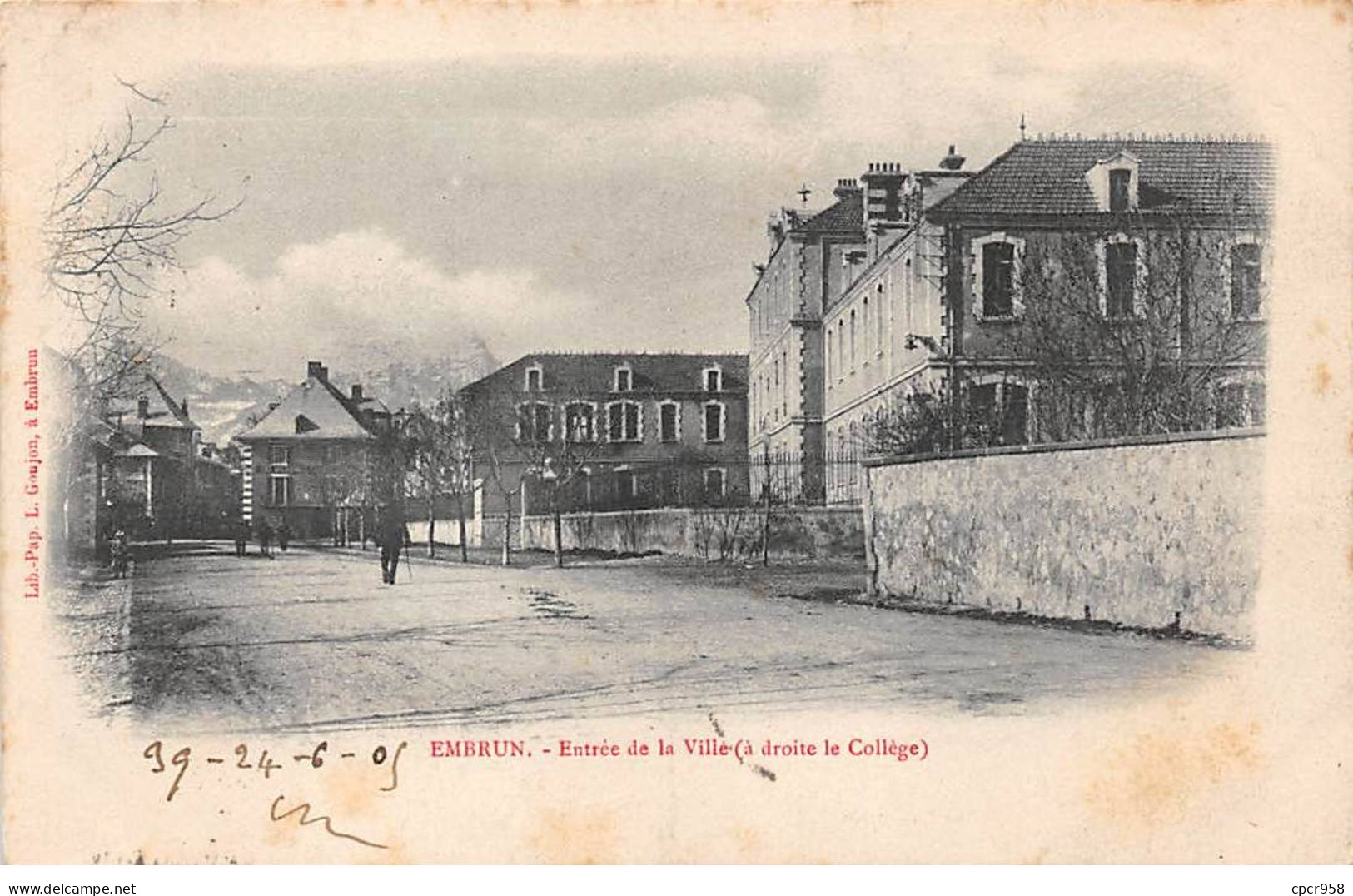 05 - Embrun - SAN21373 - Entrée De La Ville (à Droite Le Collège) - Embrun
