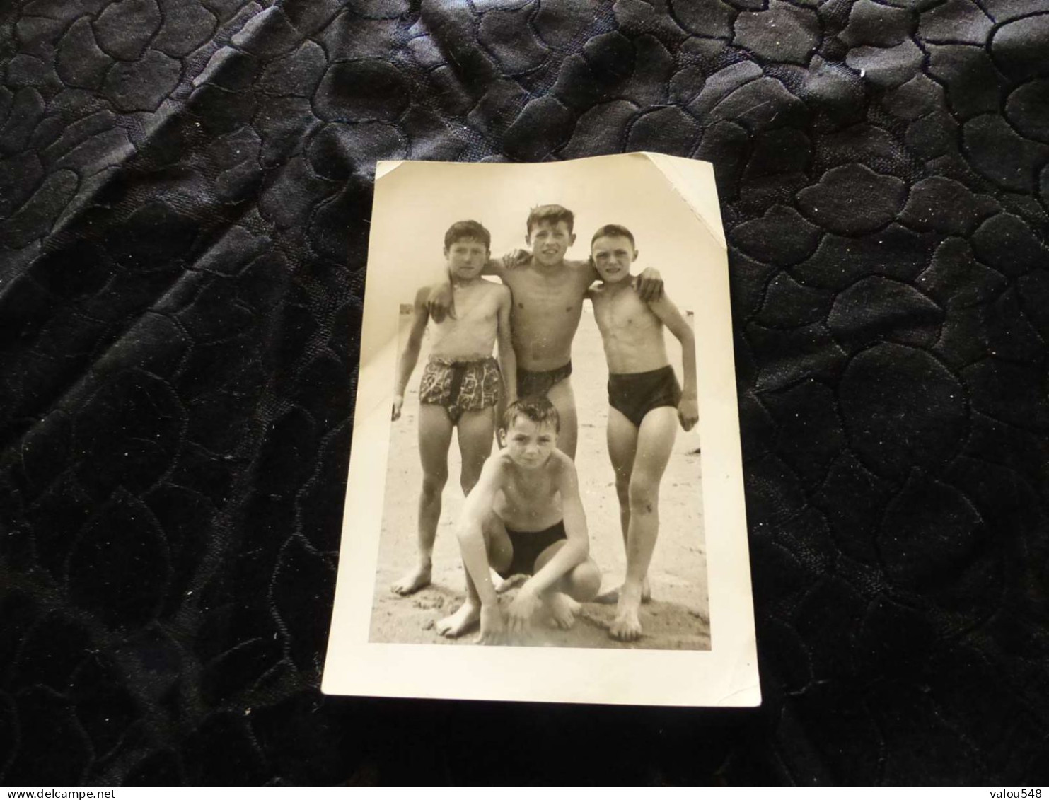 P-750 , Photo , Groupe De Jeunes Garçon En Maillot De Bains, Grau Du Roi, 24 Juin 1958 - Personnes Anonymes