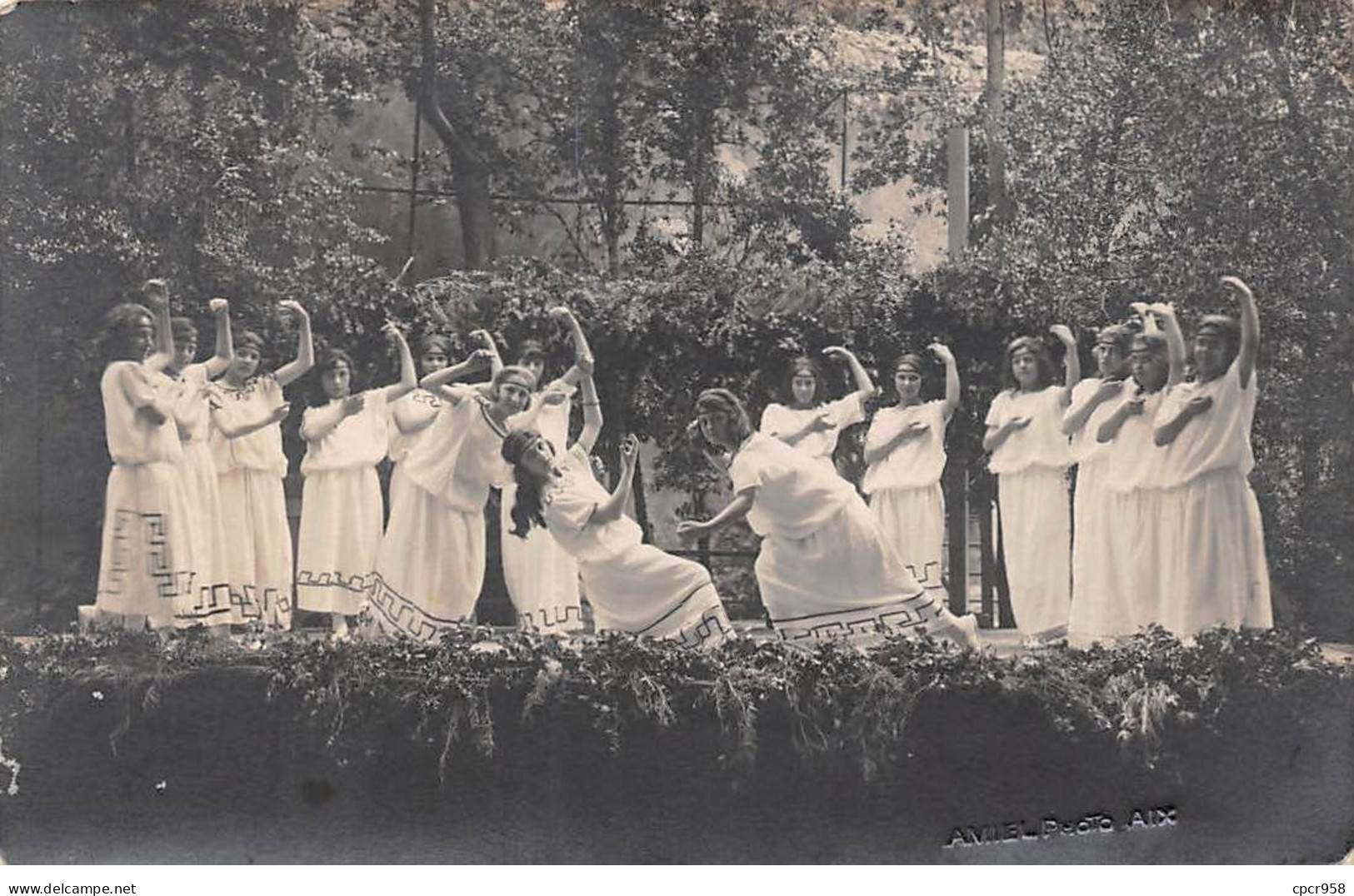 13 - N°72838 - AIX EN PROVENCE - Jeunes Femmes Dansant Sur Une Scène - Carte Photo Amiel - Aix En Provence