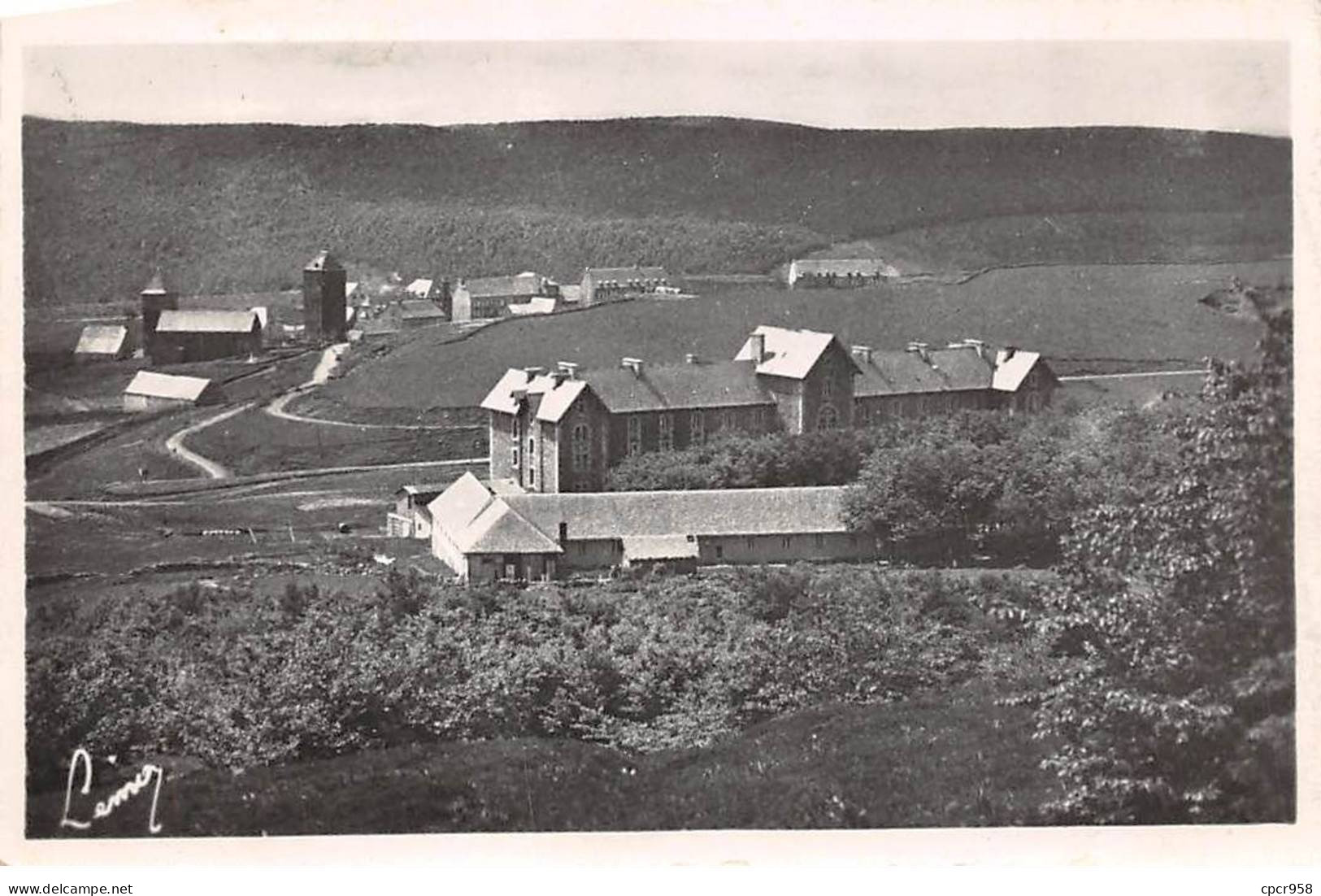 12 - AUBRAC - SAN58213 - Vue Panoramique Nord Et Le Royal Hôtel - CPSM 14x9 Cm - Andere & Zonder Classificatie