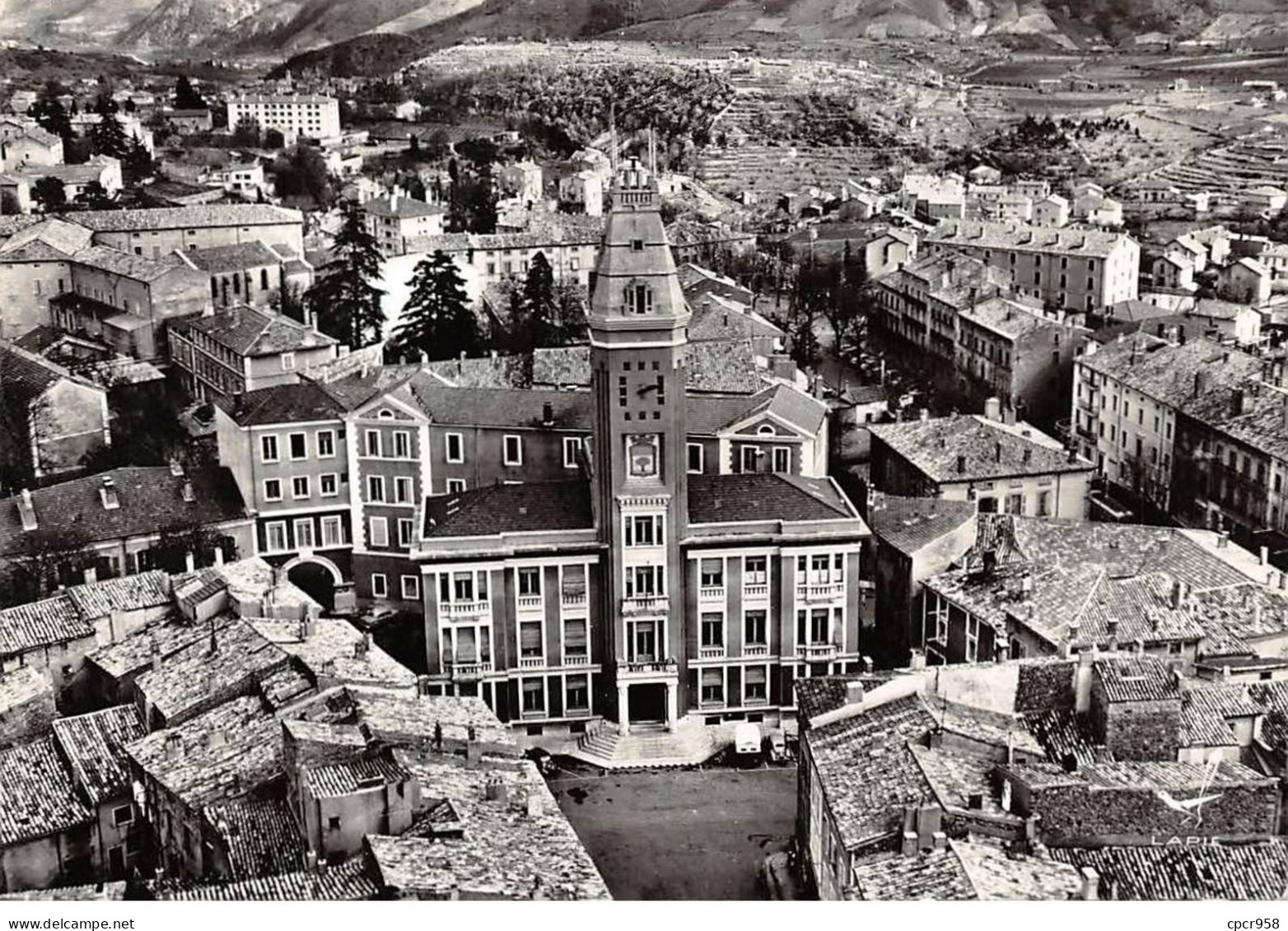 07 . N°sac10114 . PRIVAS . Hotel De Ville Vue De Face N°21 . En Avion Au Dessus De . Cpsm 10X15 Cm . Lapie - Privas