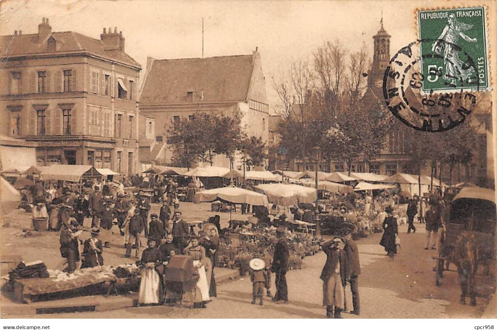 02 - SAINT QUENTIN - SAN48585 - Le Marché Aux Fleurs - Saint Quentin