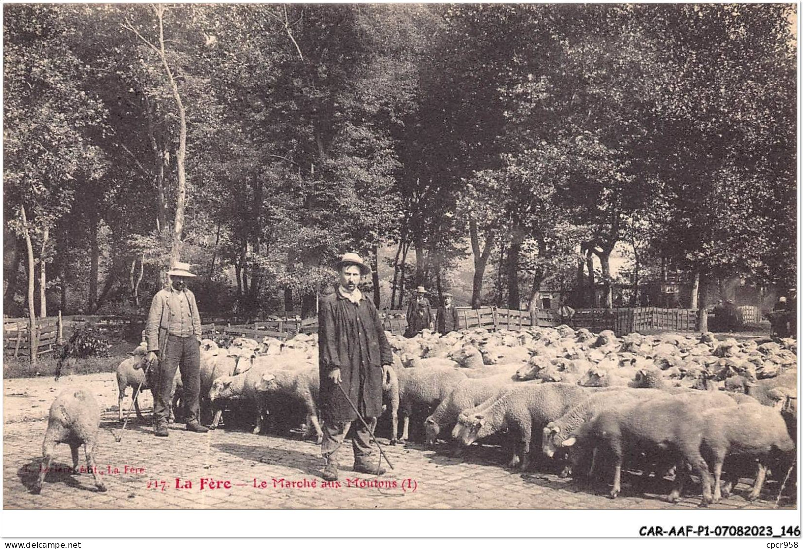 CAR-AAFP1-02-0074 - LA FERE - La Marché Aux Moutons - Fere En Tardenois