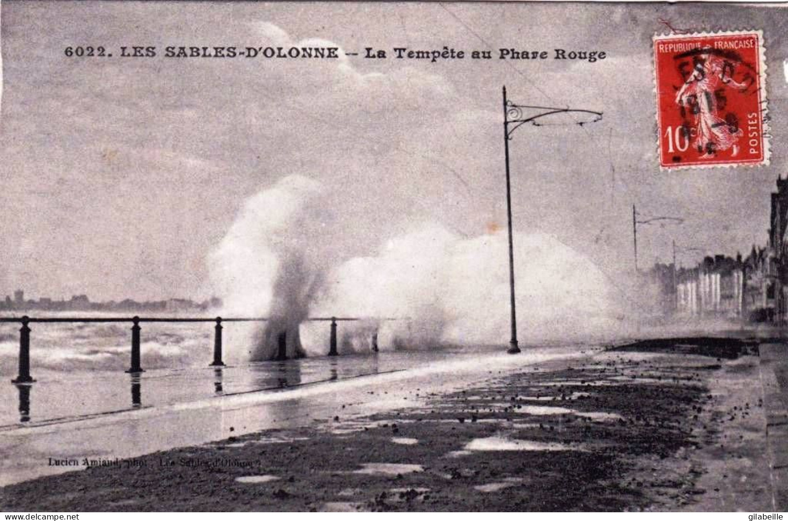 85 - Vendée -  LES SABLES D OLONNE -  La Tempete Au Phare Rouge - Sables D'Olonne