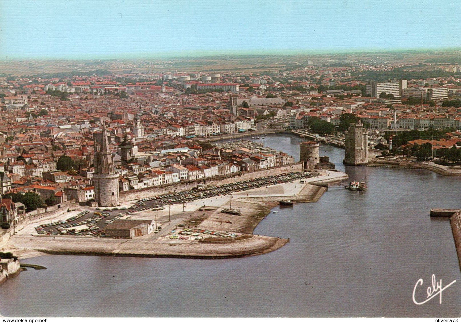LA ROCHELLE - Entrée Du Port - Vue Générale - La Rochelle