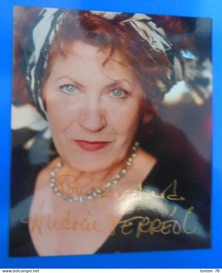 AUTOGRAPHE DE ANDREA FERREOL SUR PHOTO - Attori E Comici 