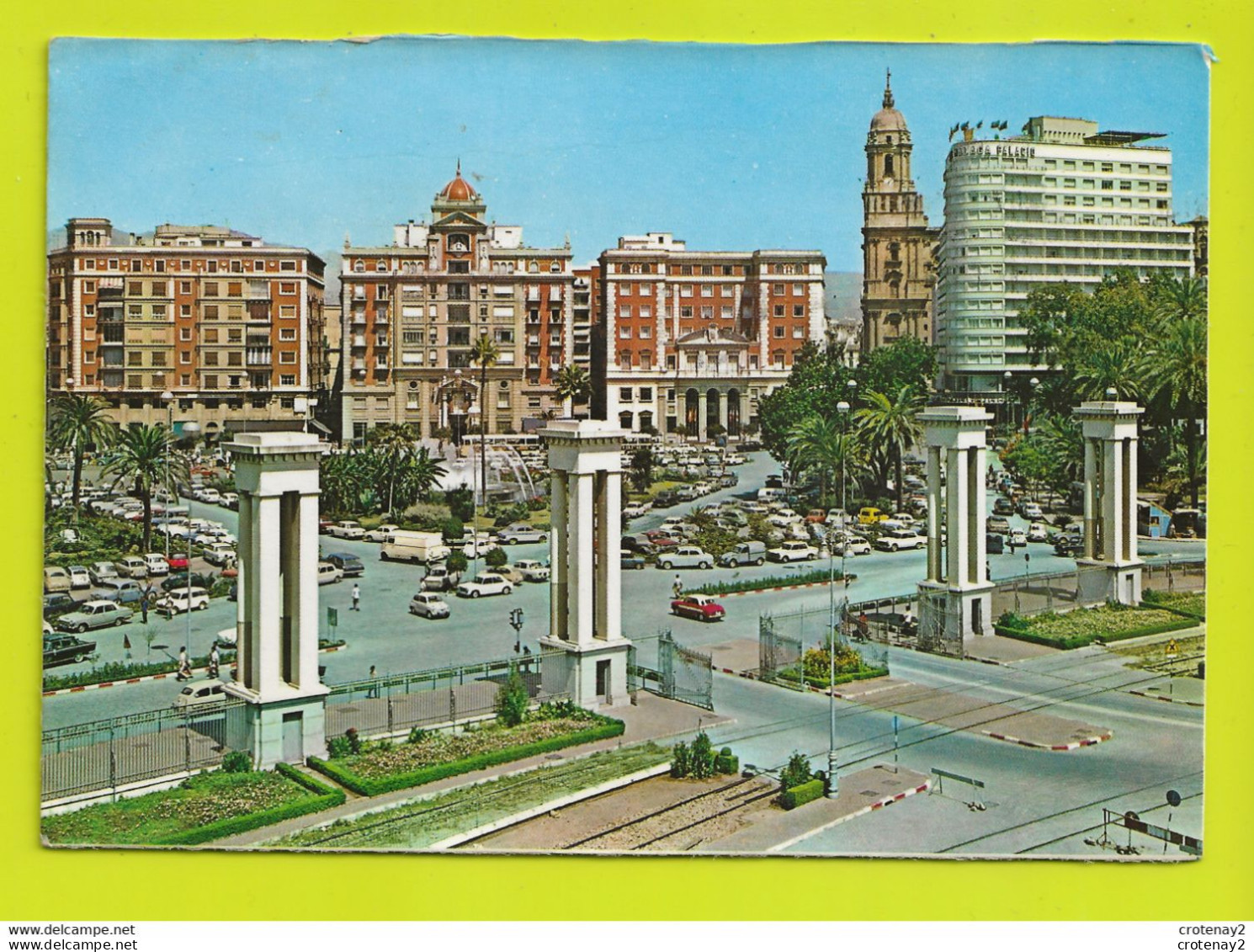 MALAGA N°1.488 Vue Partielle Depuis Le Port Citroën 2CV Camionnette Renault 4L Camionnette - Malaga