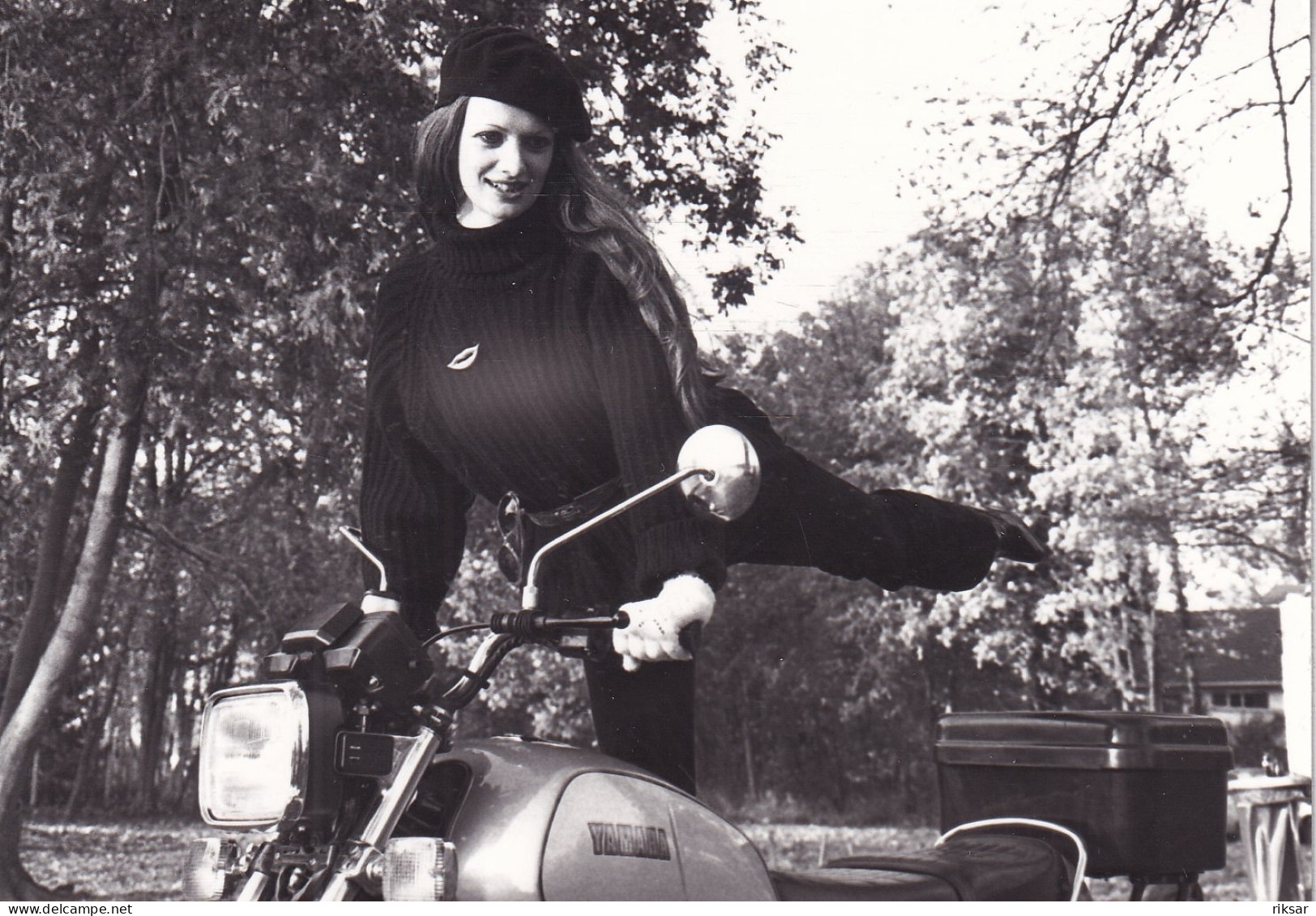 PHOTO(FEMME) MOTO - Anonyme Personen