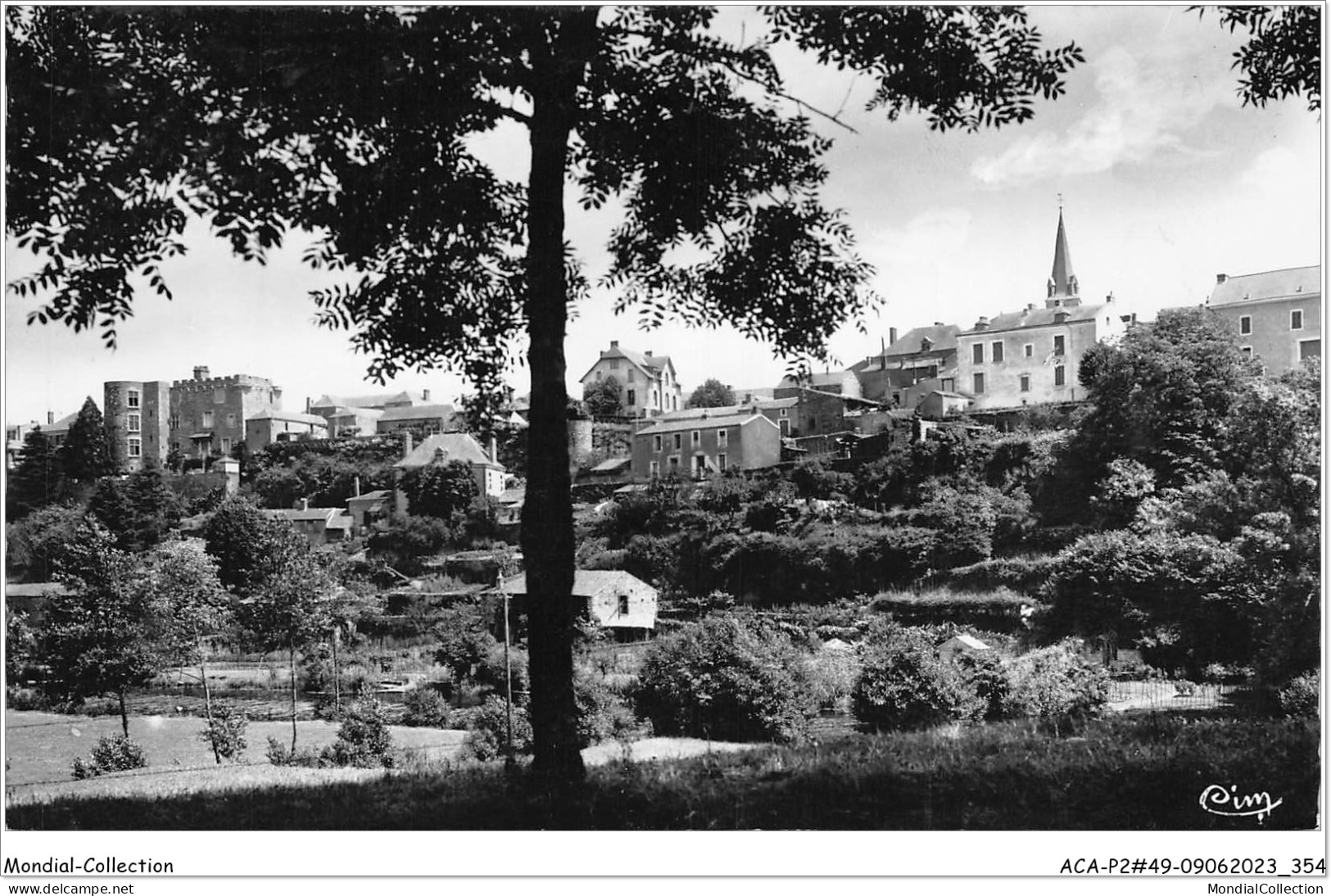 ACAP2-49-0181 - MONTREVAULT - La Ville , Vue Prise De La Roche  - Montrevault