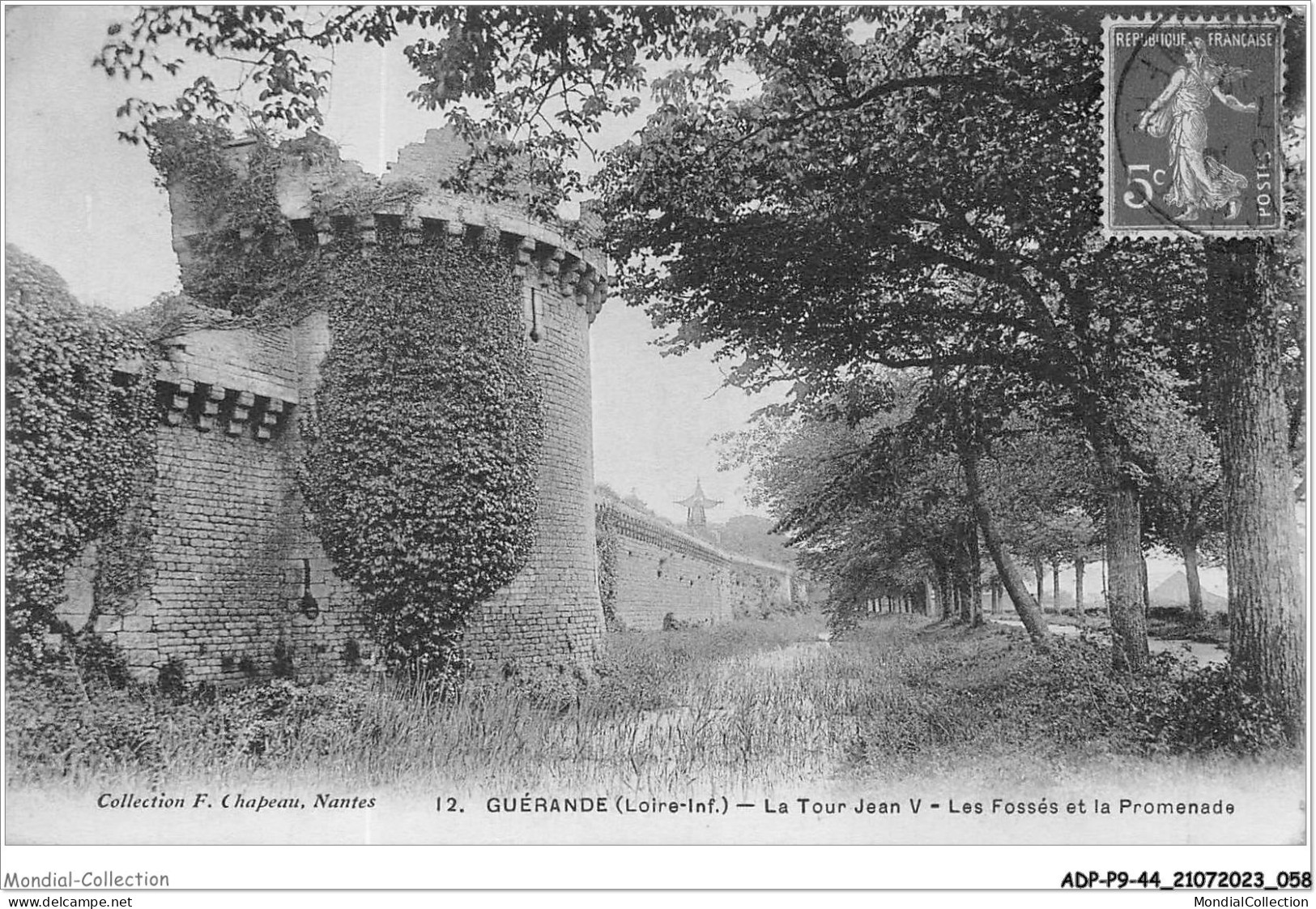 ADPP9-44-0792 - GUERANDE - La Tour Jean V - Les Fossés Et La Promenade - Guérande