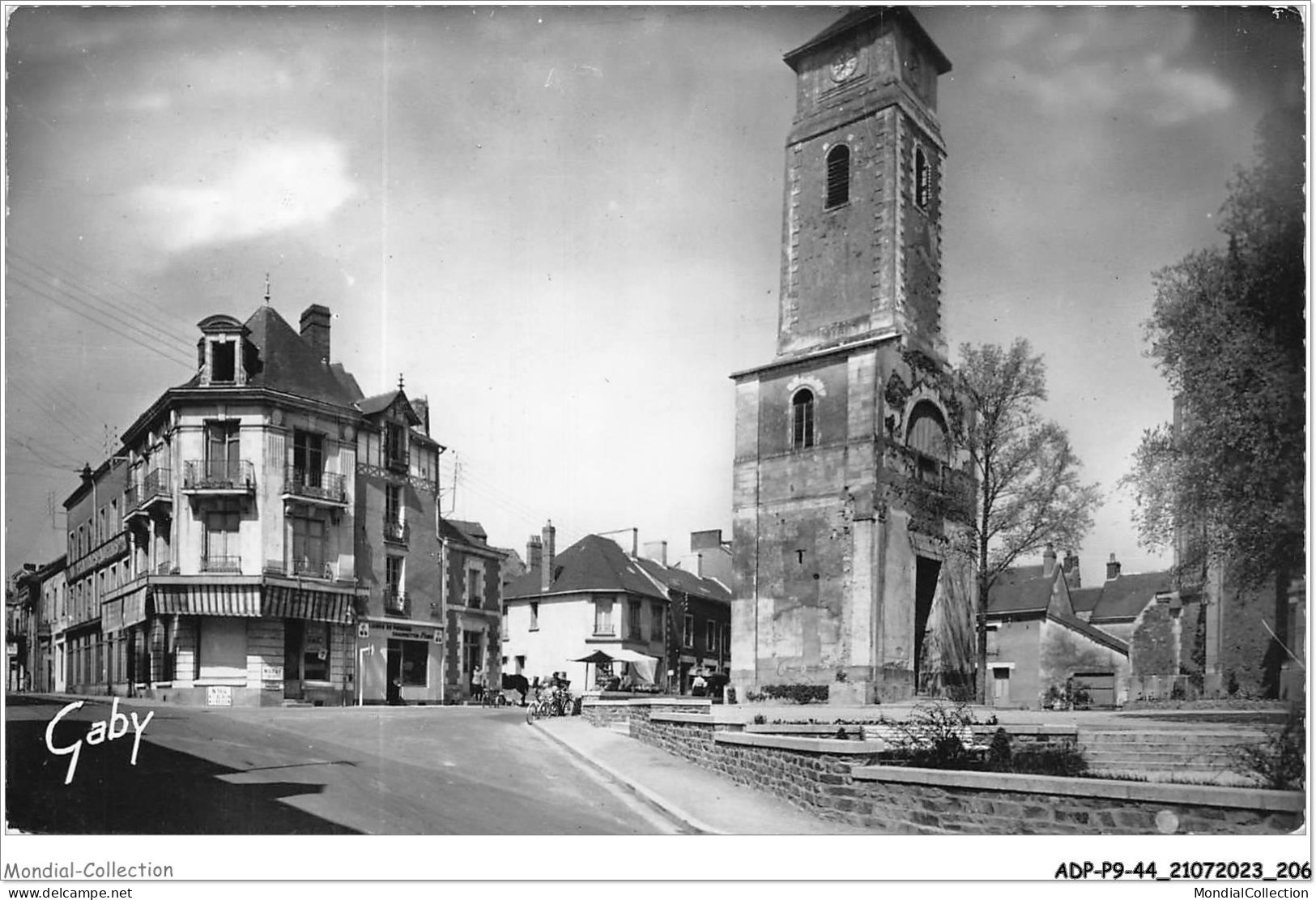 ADPP9-44-0866 - NORT-SUR-ERDRE - Place De L'église Et Rue Des Martyrs Du Maquis  - Nort Sur Erdre