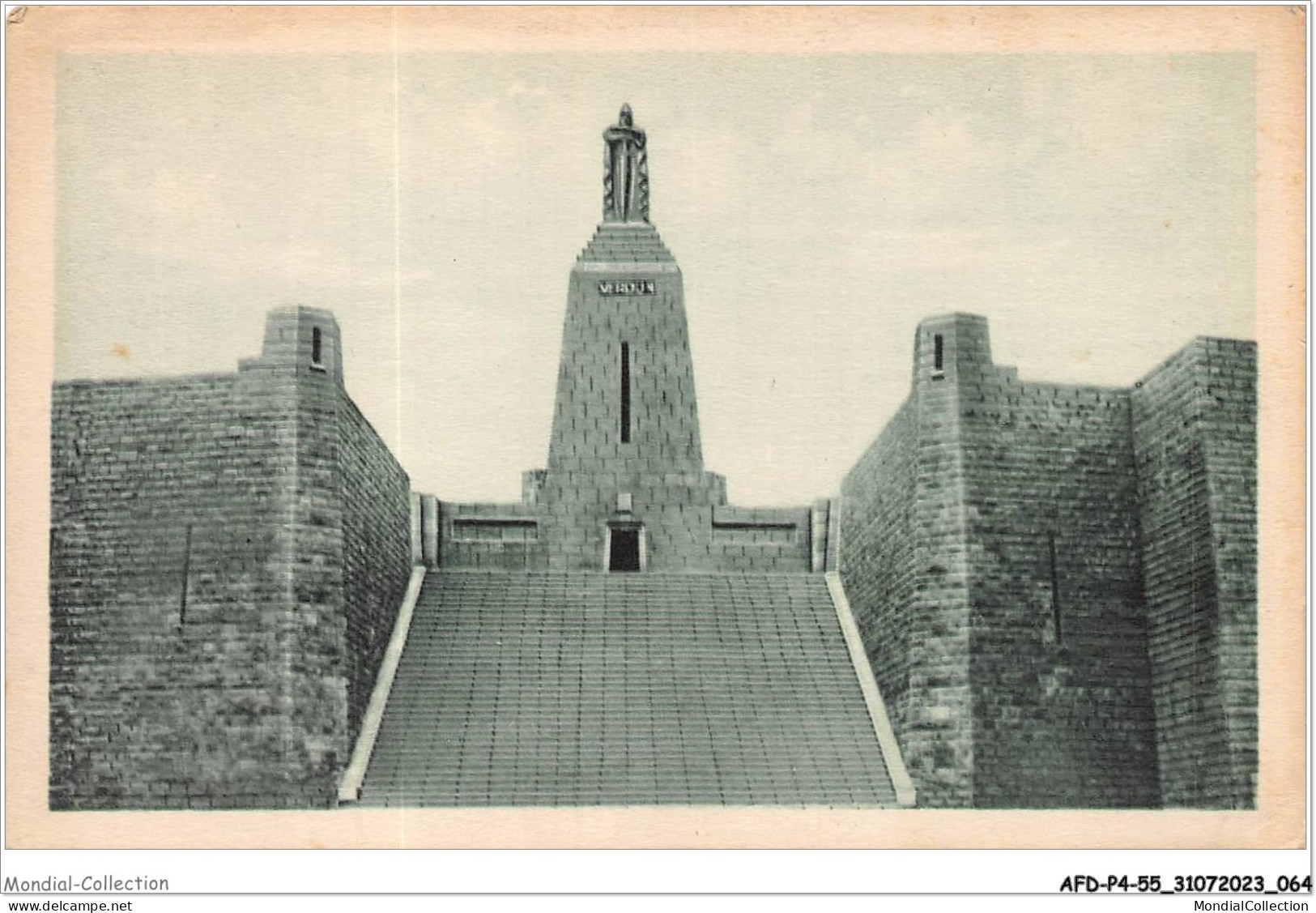 AFDP4-55-0418 - VERDUN - Rue Mazel - Le Monument Aux Soldats De Verdun - Verdun