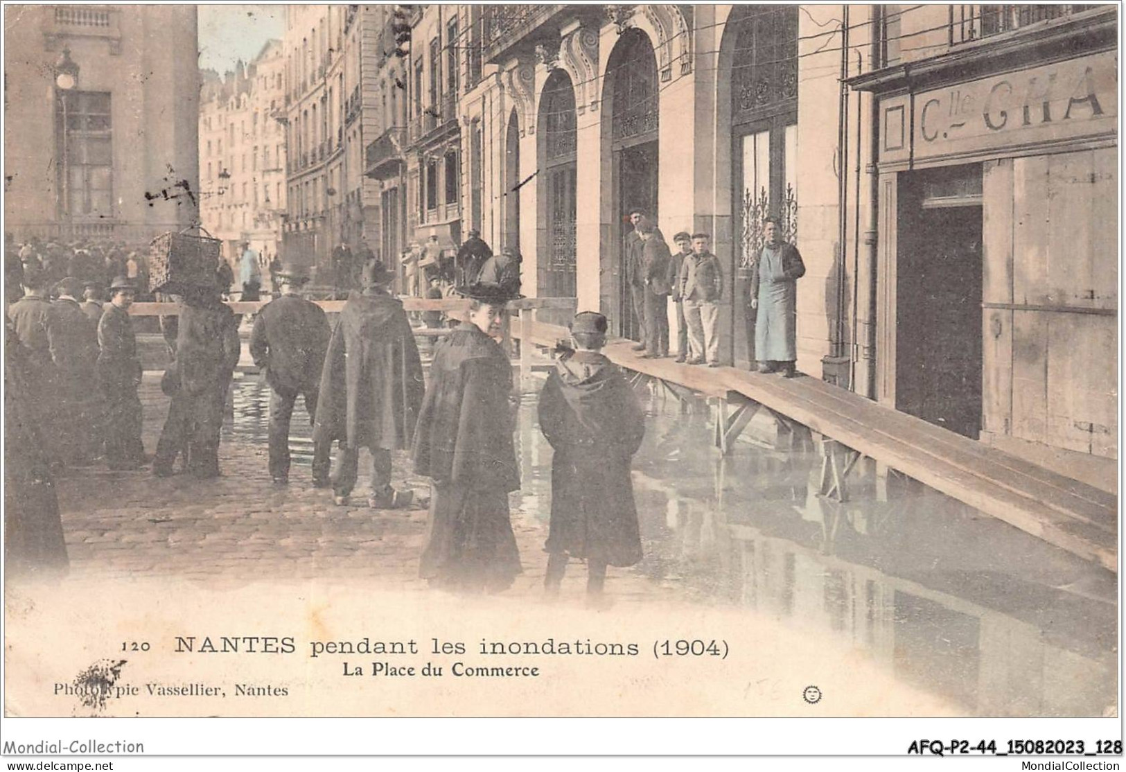 AFQP2-44-0167 - NANTES Pendant Les Inondations 1904 - La Place Du Commerce - Nantes