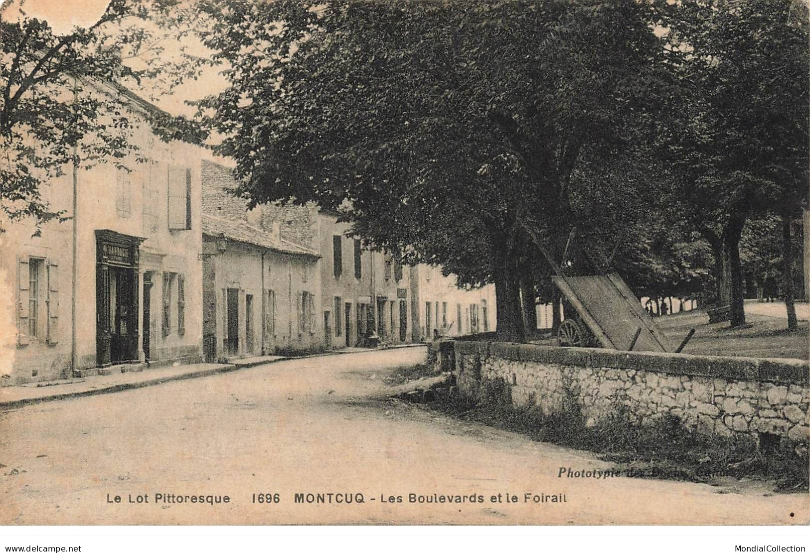 MIKI-AP2-051- 46 MONTCUQ LES BOULEVARDS ET LE FOIRAIL PITTORESQUE - Montcuq