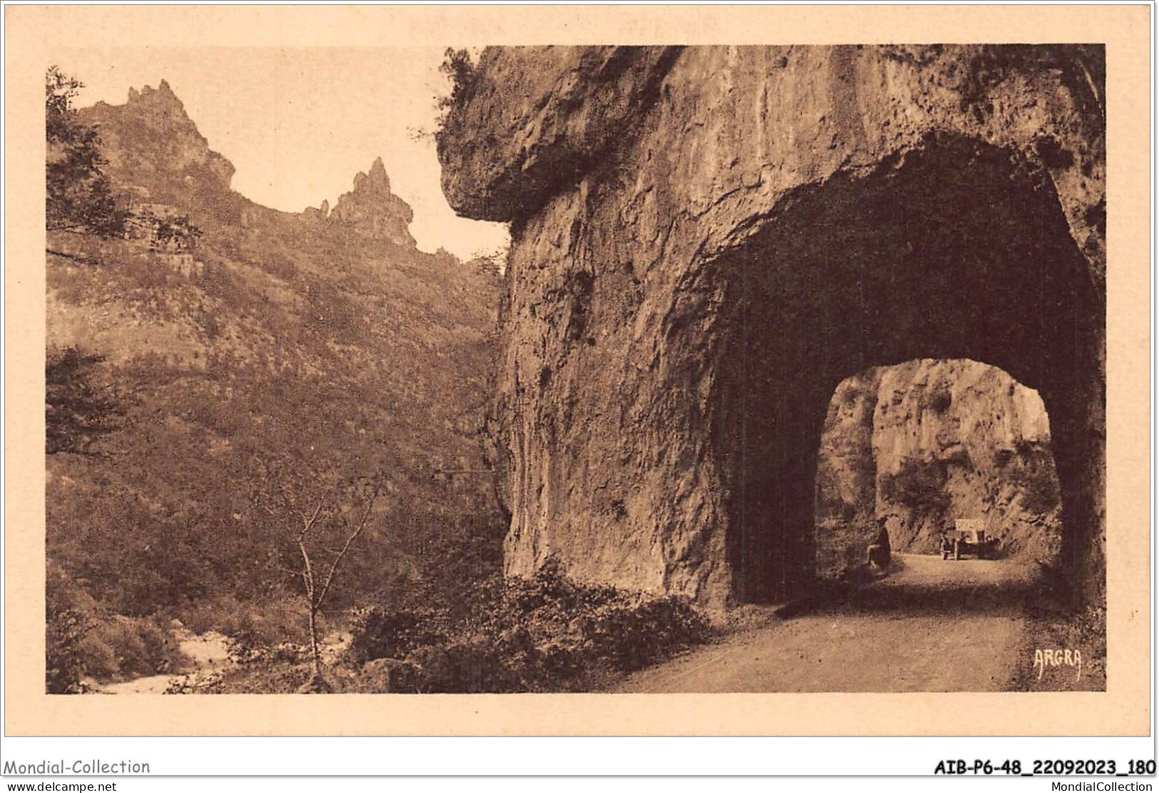 AIBP6-48-0702 - GORGES DU TARN - Un Tunnel Et Rocher De Capluc  - Gorges Du Tarn