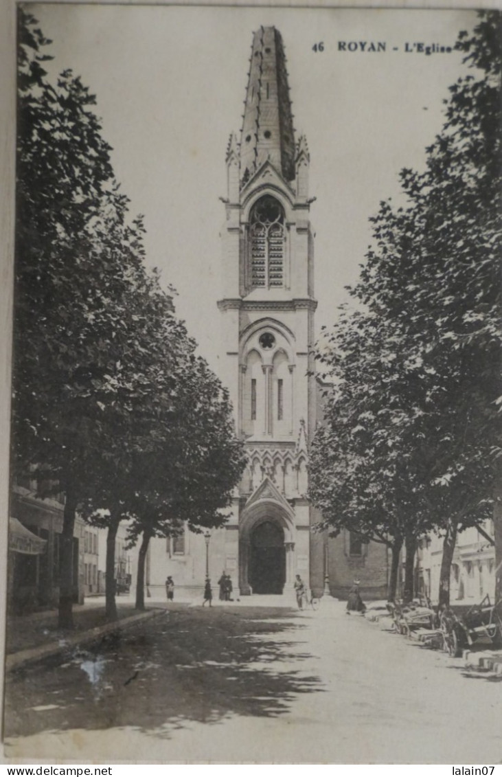 C. P. A. : 17 : ROYAN : L'Eglise, Haut Du Clocher Manquant, Timbre En 1926 - Royan