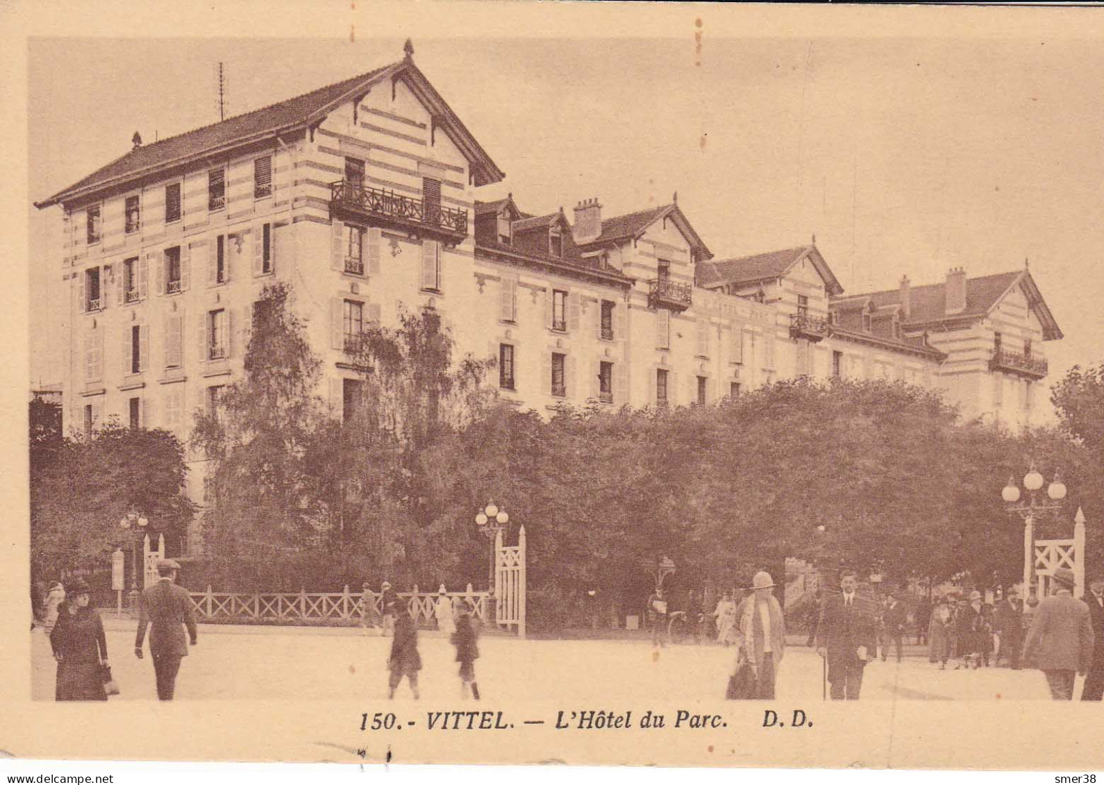 88 - Vittel - L'hotel Du Parc - Cpa Animée - Vittel