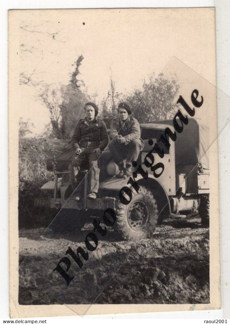 Photo Originale - Militaires Soldats Armée Guerre - Année Lieu ? Véhicule Militaire à Identifier ? - Andere Kriege