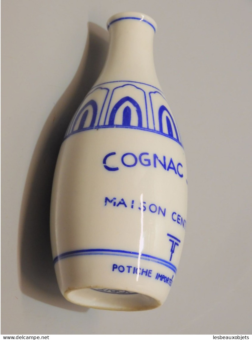 -RARE BOUTEILLE COGNAC JOBIT POTICHE Importée DU JAPON PORCELAINE BLANC/BLEU    E