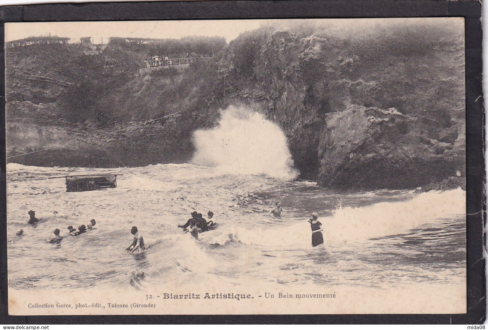 64. BIARRITZ Artistique . Un Bain Mouvementé . Animée - Biarritz