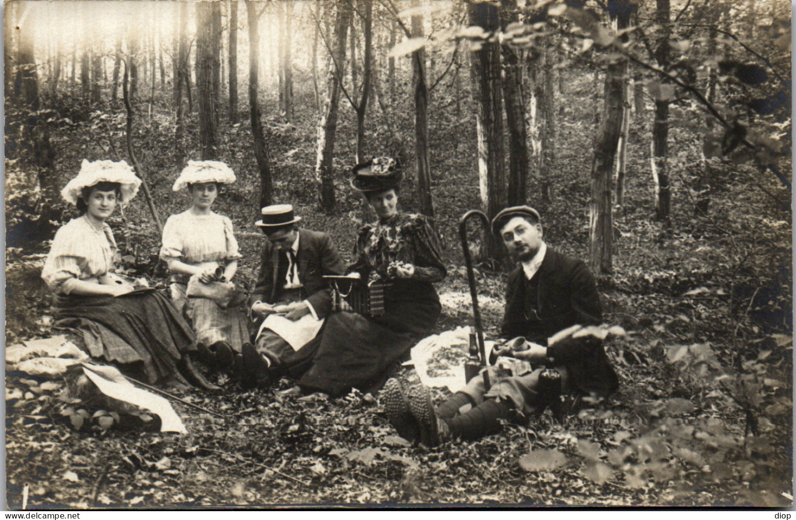 CP Carte Photo D&#039;&eacute;poque Photographie Vintage Groupe Mode Pic-nic Bellier - Couples